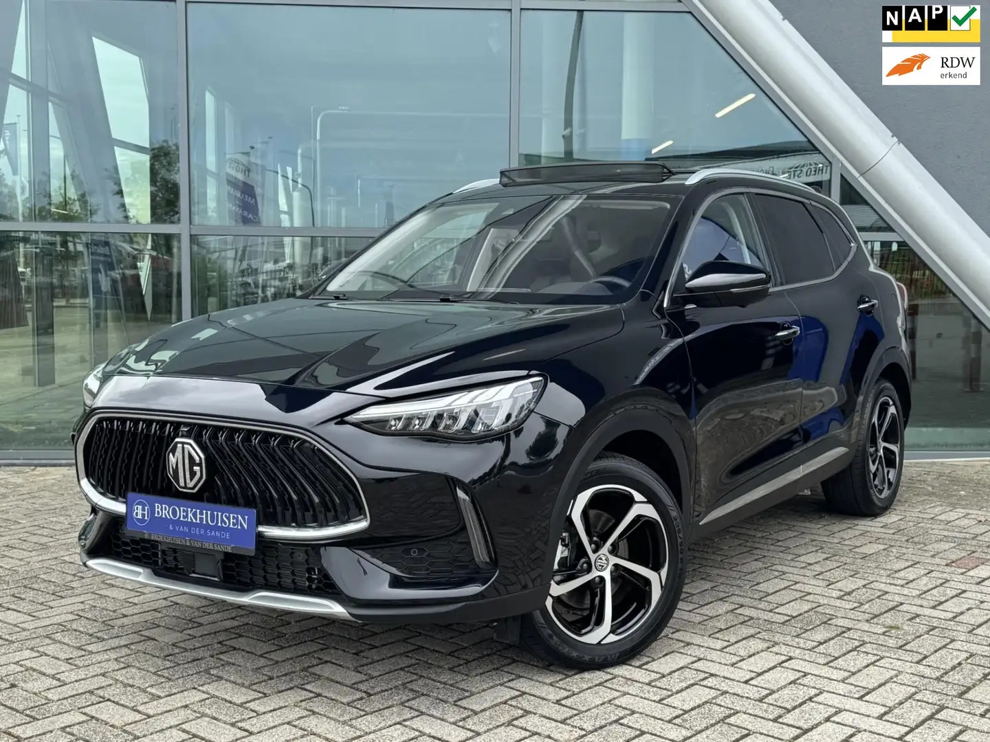 MG EHS 1.5 TGDI Plug In Hybride Luxury 258pk Panoramadak Zwart - 1