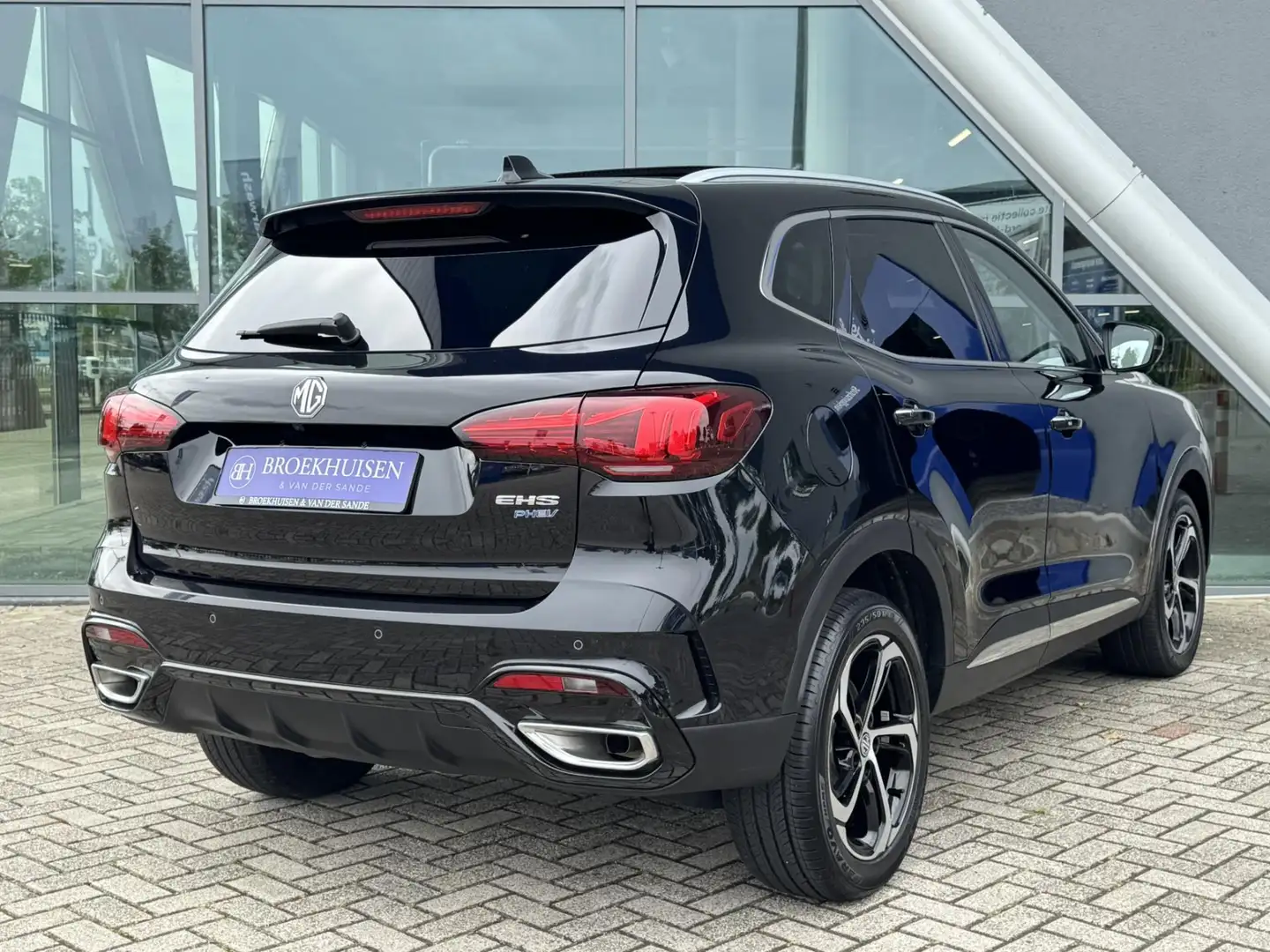 MG EHS 1.5 TGDI Plug In Hybride Luxury 258pk Panoramadak Zwart - 2