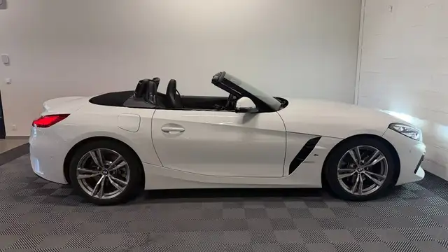 BMW Z4 view 4