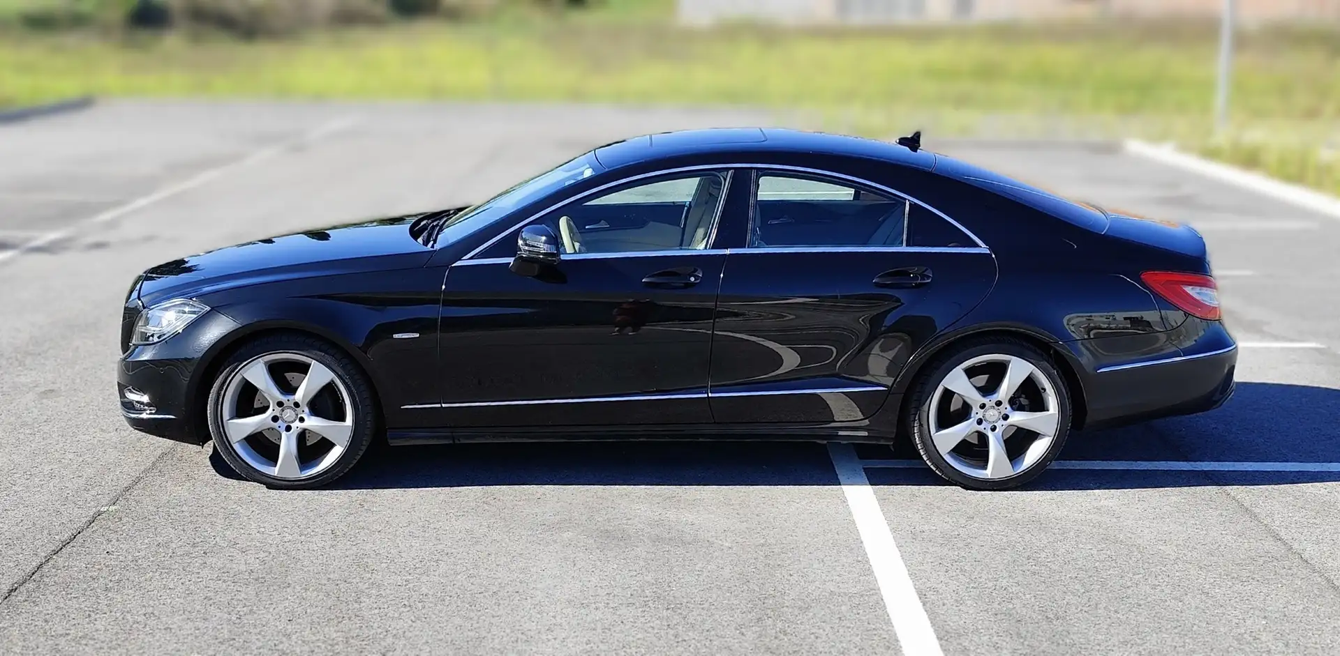 Mercedes-Benz CLS 350 Diesel CDi BlueEFFIC. ventilata ParkAss. perfetta Nero - 2