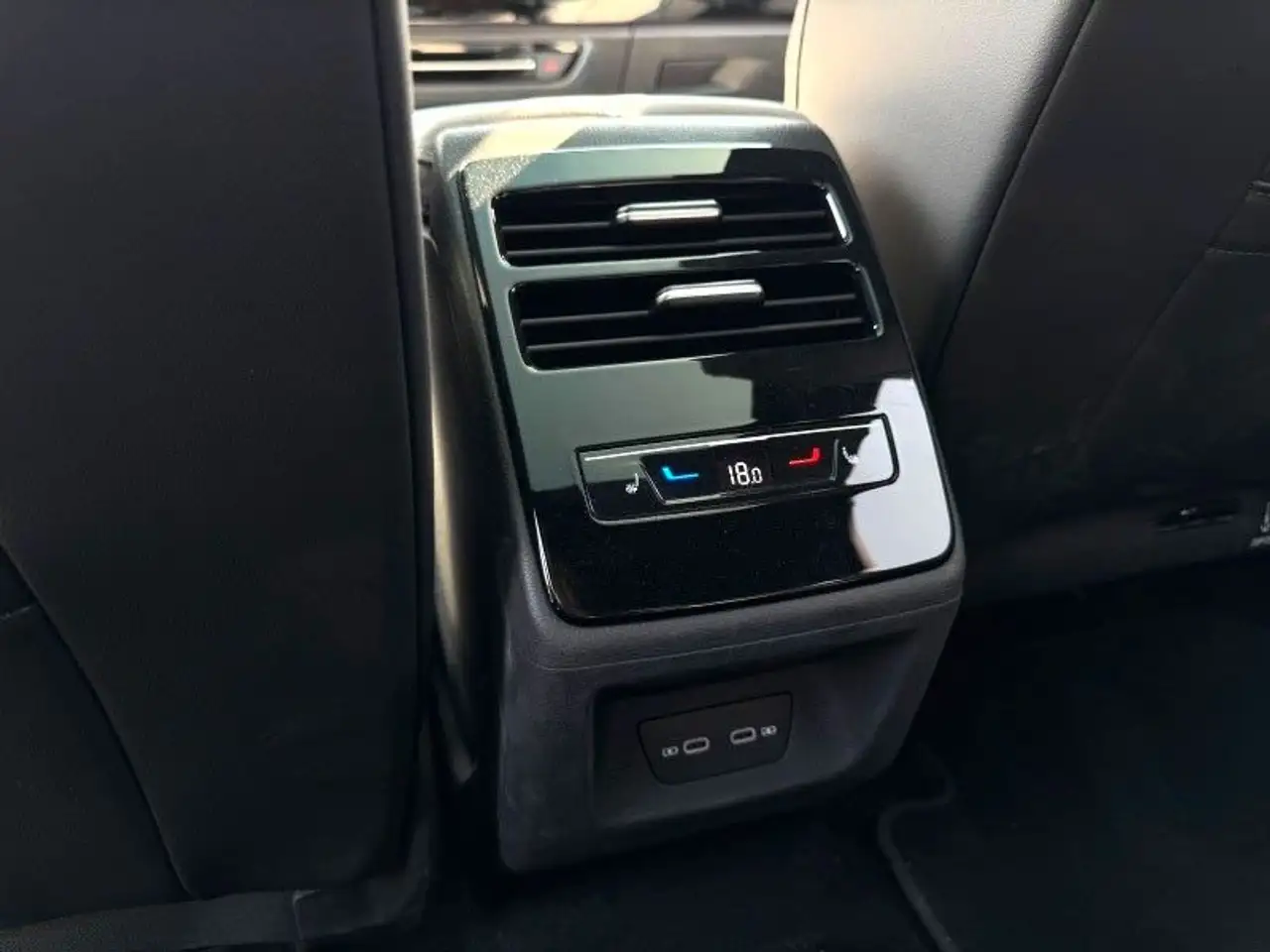 Volkswagen ID.7 Pro 210 kW, миниатюра 24