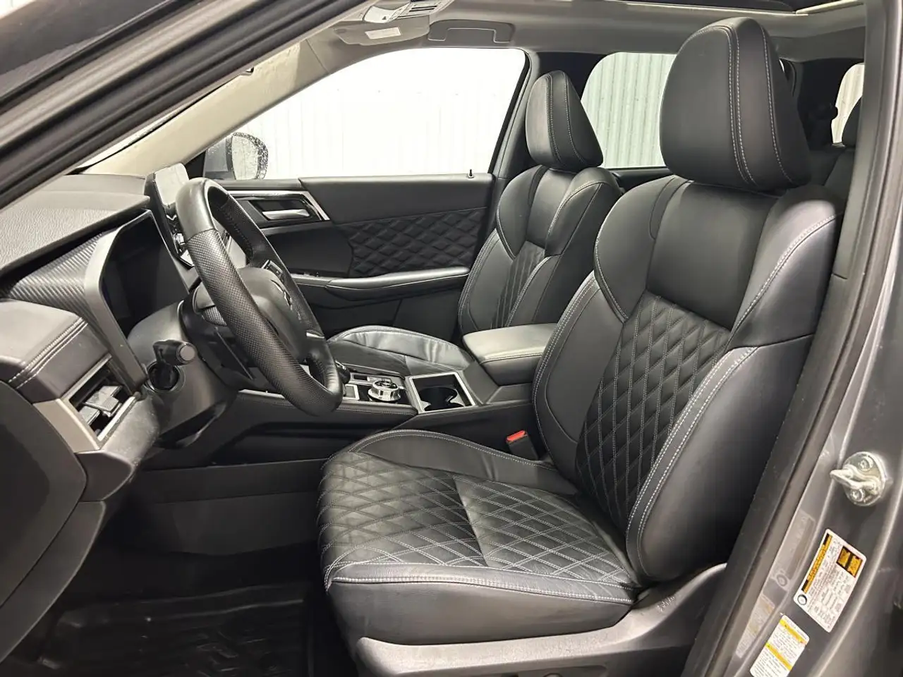 Mitsubishi Outlander photo Mitsubishi Outlander
