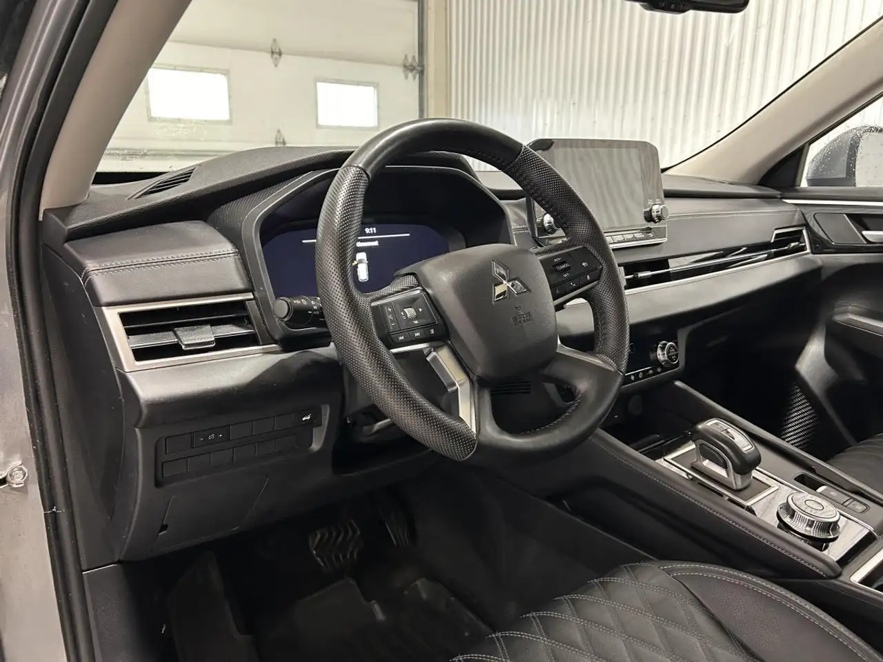 Mitsubishi Outlander photo Mitsubishi Outlander