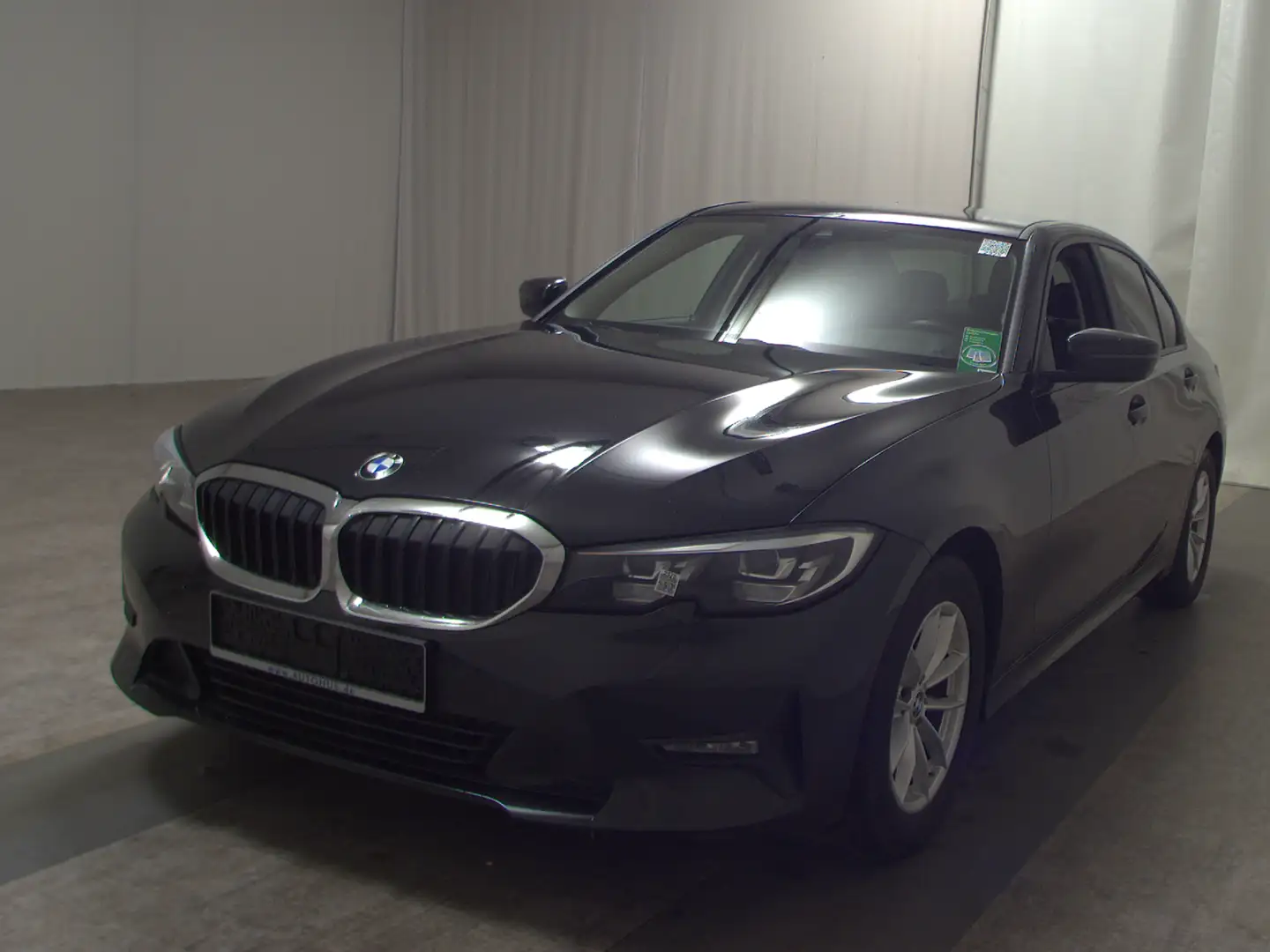 BMW 318 d Advantage LED RFK StHzg LC+ SpurH KlimaA LM Black - 2