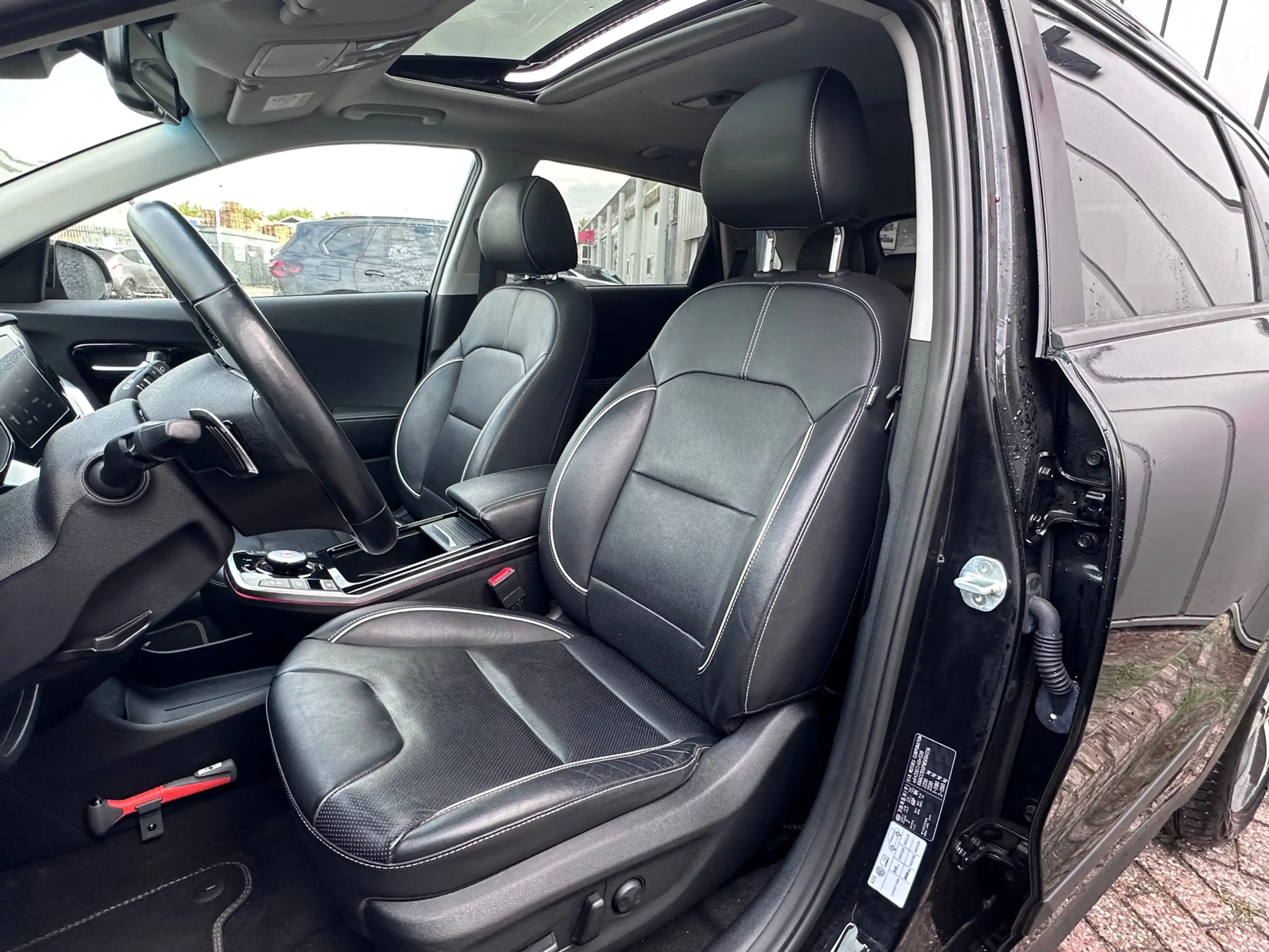 Kia e-Niro ExecutiveLine 64 kWh PANO SOH 100% FASE 3 WARMTEPO — photo 9