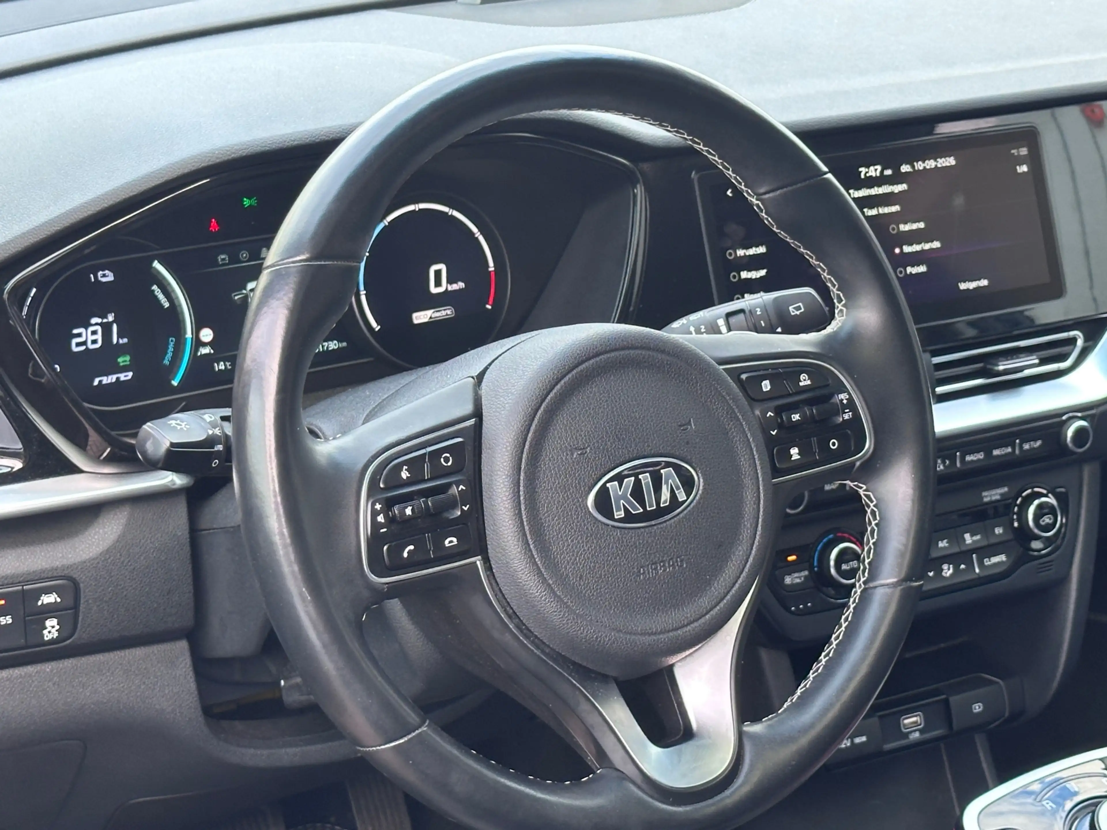 Kia e-Niro ExecutiveLine 64 kWh PANO SOH 100% FASE 3 WARMTEPO — photo 14