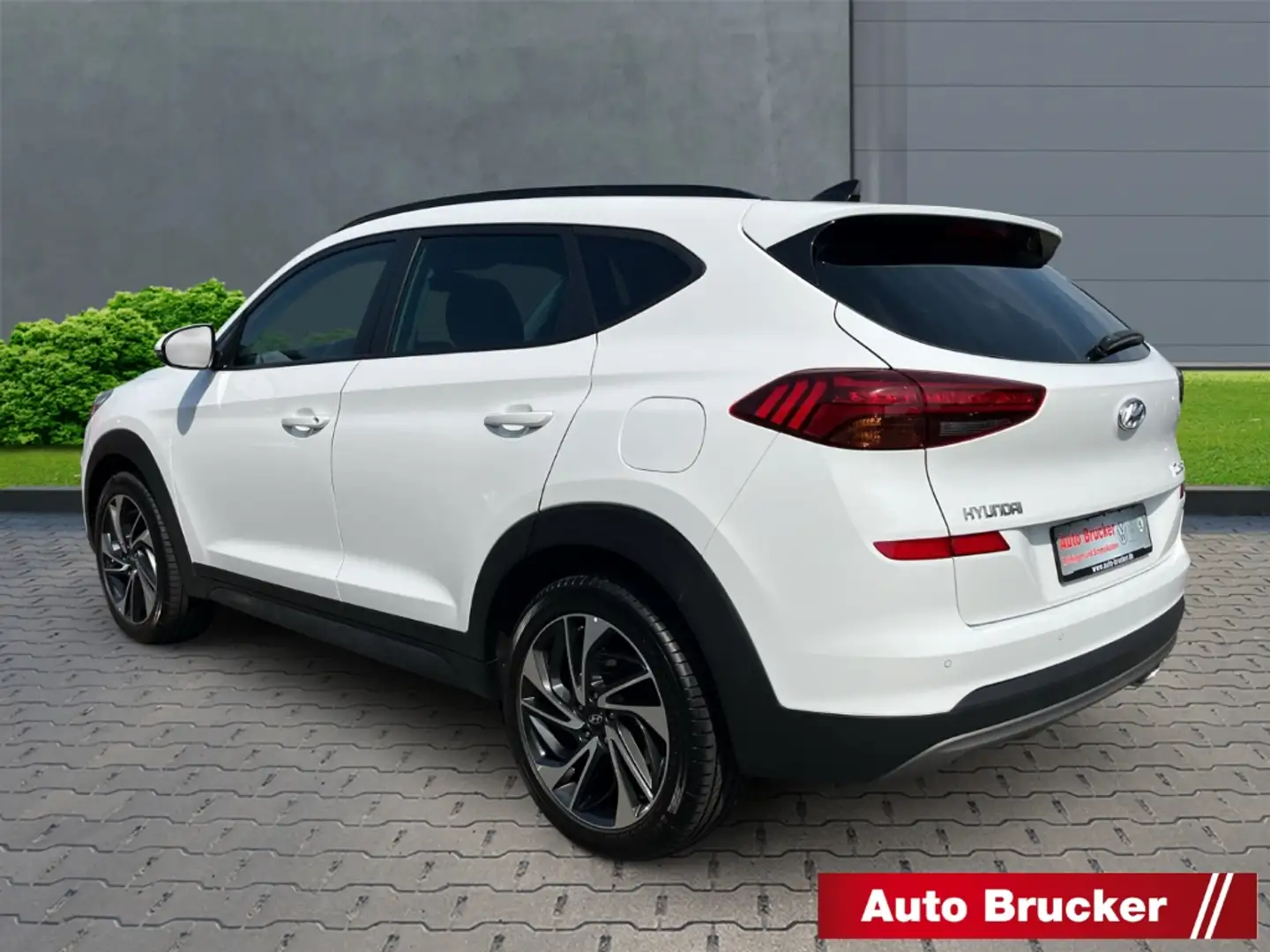 Hyundai TUCSON Trend 1.6 Allrad+Pano+LED+Navi+RFK+SHZ+2-Zonen-Kli Wit - 2