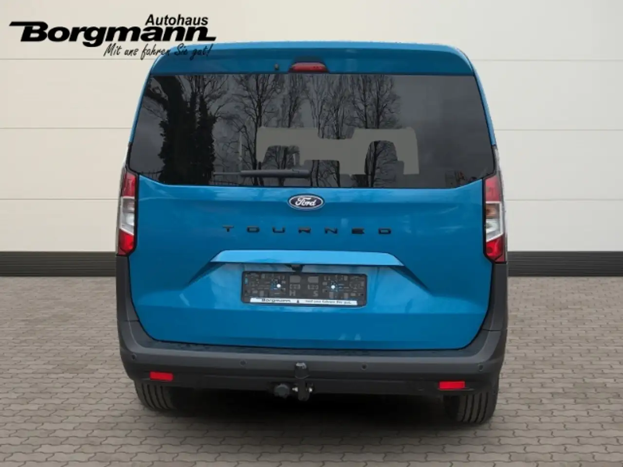 Ford Tourneo Courier Titanium 92 KW (125 PS) AUTOMATIK und AHK 5