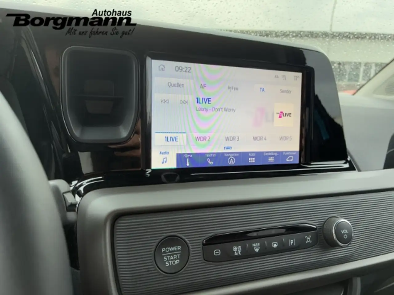 Ford Tourneo Courier Titanium 92 KW (125 PS) AUTOMATIK und AHK 16