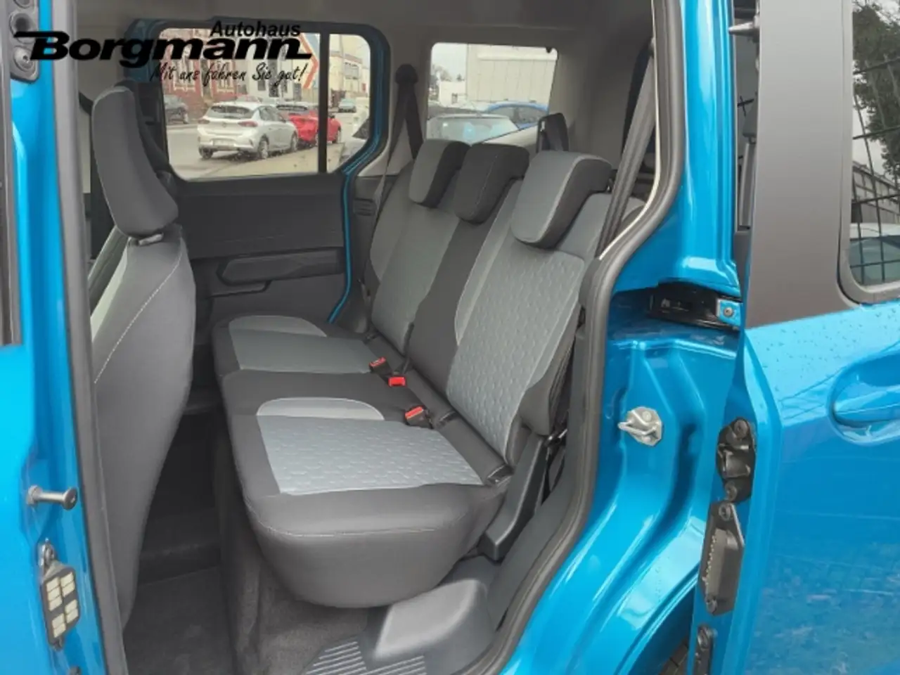 Ford Tourneo Courier Titanium 92 KW (125 PS) AUTOMATIK und AHK 9