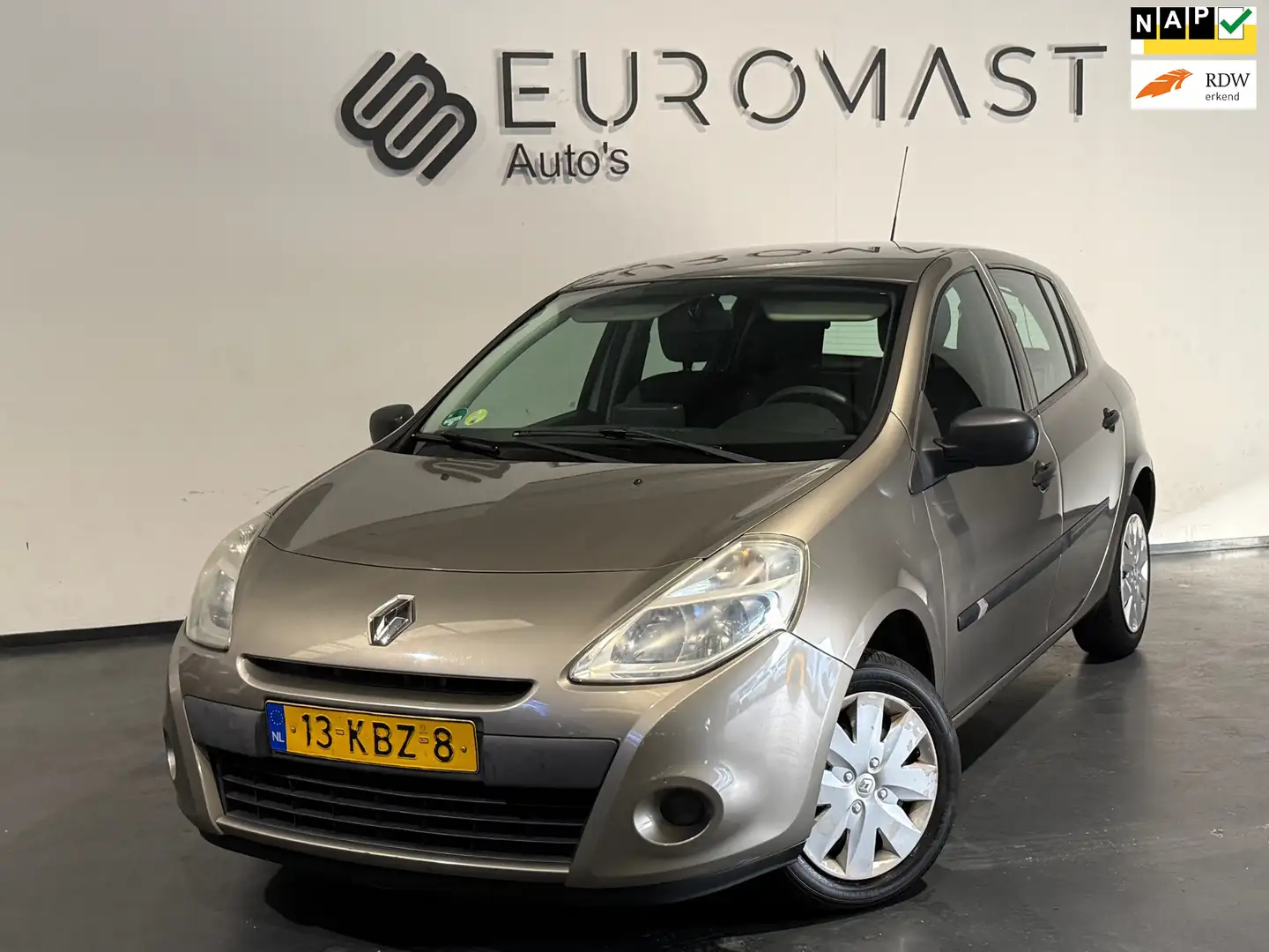 Renault Clio 1.2 Special Line Navi Airco 5d Nieuwe Apk Beige - 1