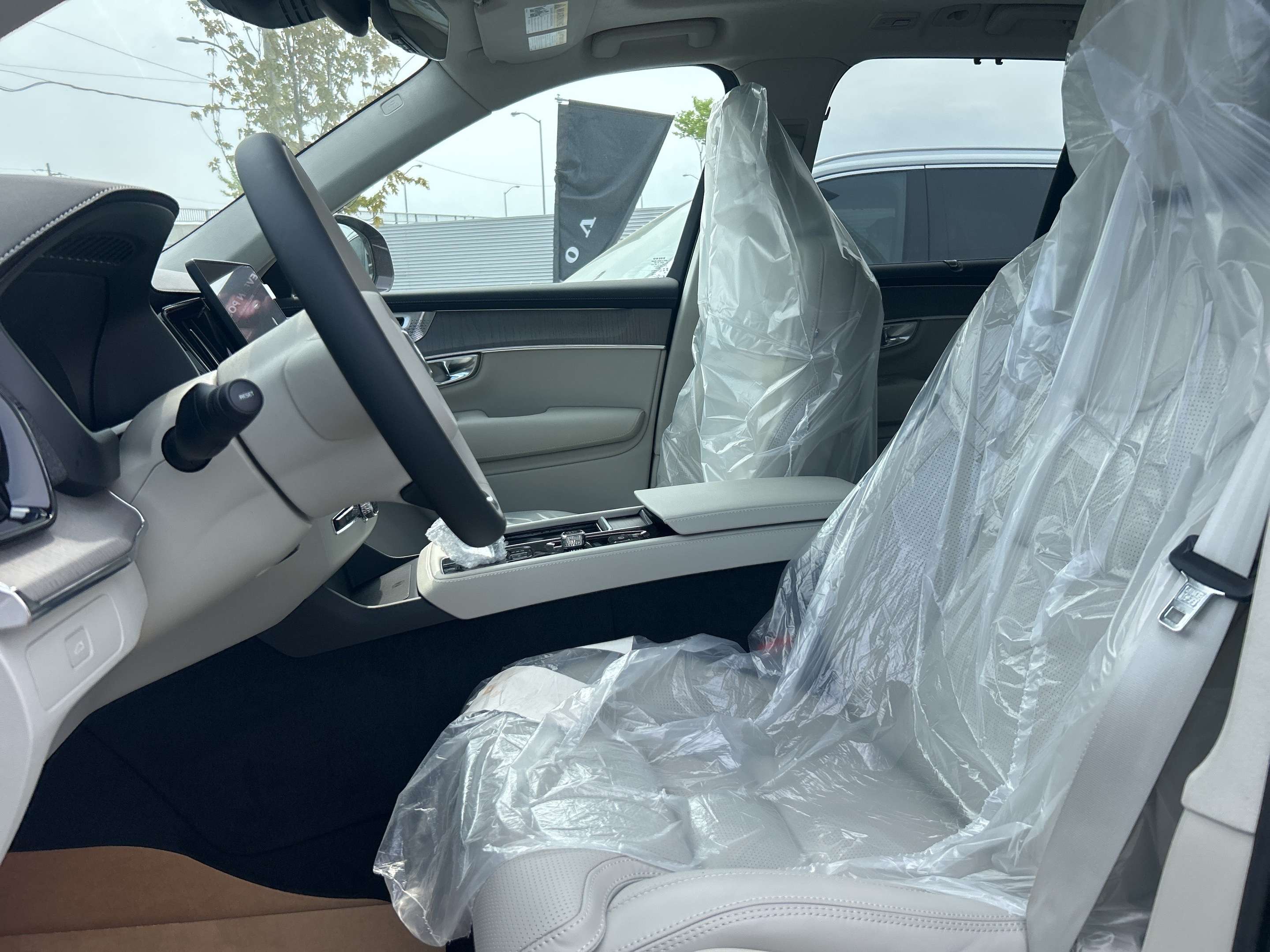 2026 Volvo XC90 B6 AWD Ultra Bright Theme 7-Seater thumb 7