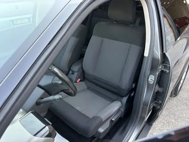 Citroen C4 Cactus view 15