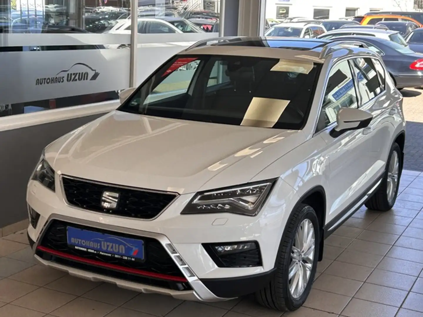 SEAT Ateca Xcellence 4Drive Alcantara Panorama Kamera Weiß - 1