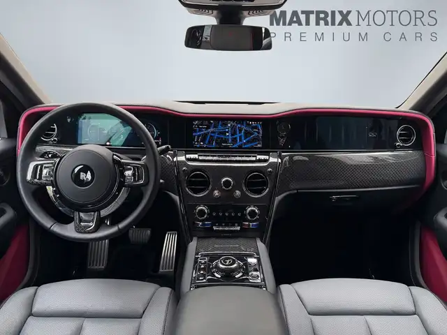 Rolls-Royce Cullinan view 3