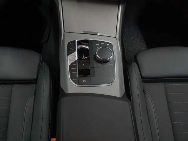 BMW 3 Series view 7