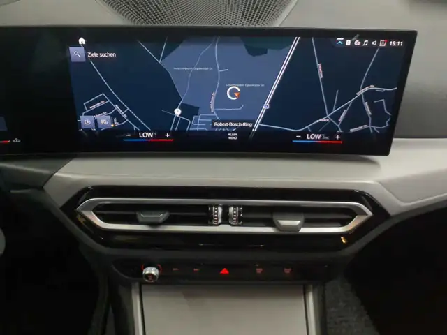 BMW 3 Series view 6