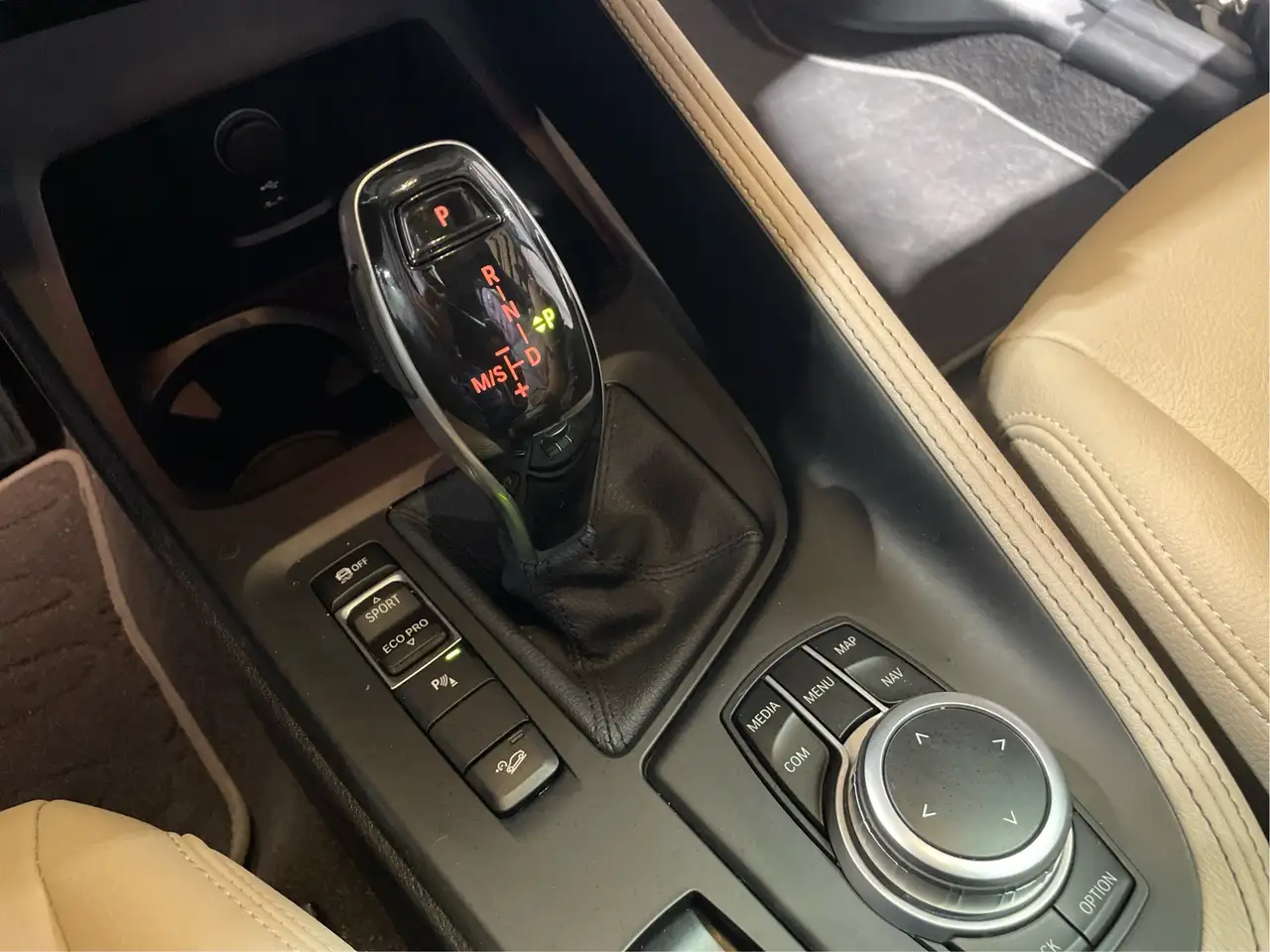 BMW X1 снимка BMW X1
