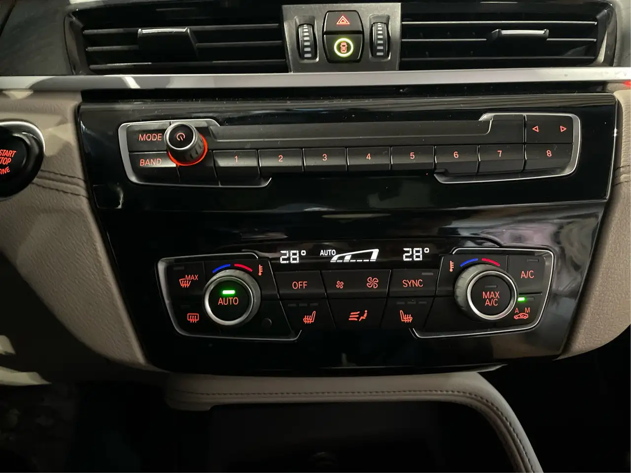 BMW X1 снимка BMW X1