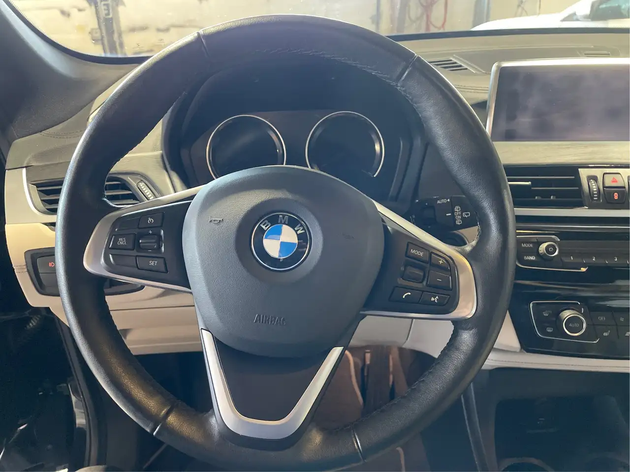 BMW X1 снимка BMW X1