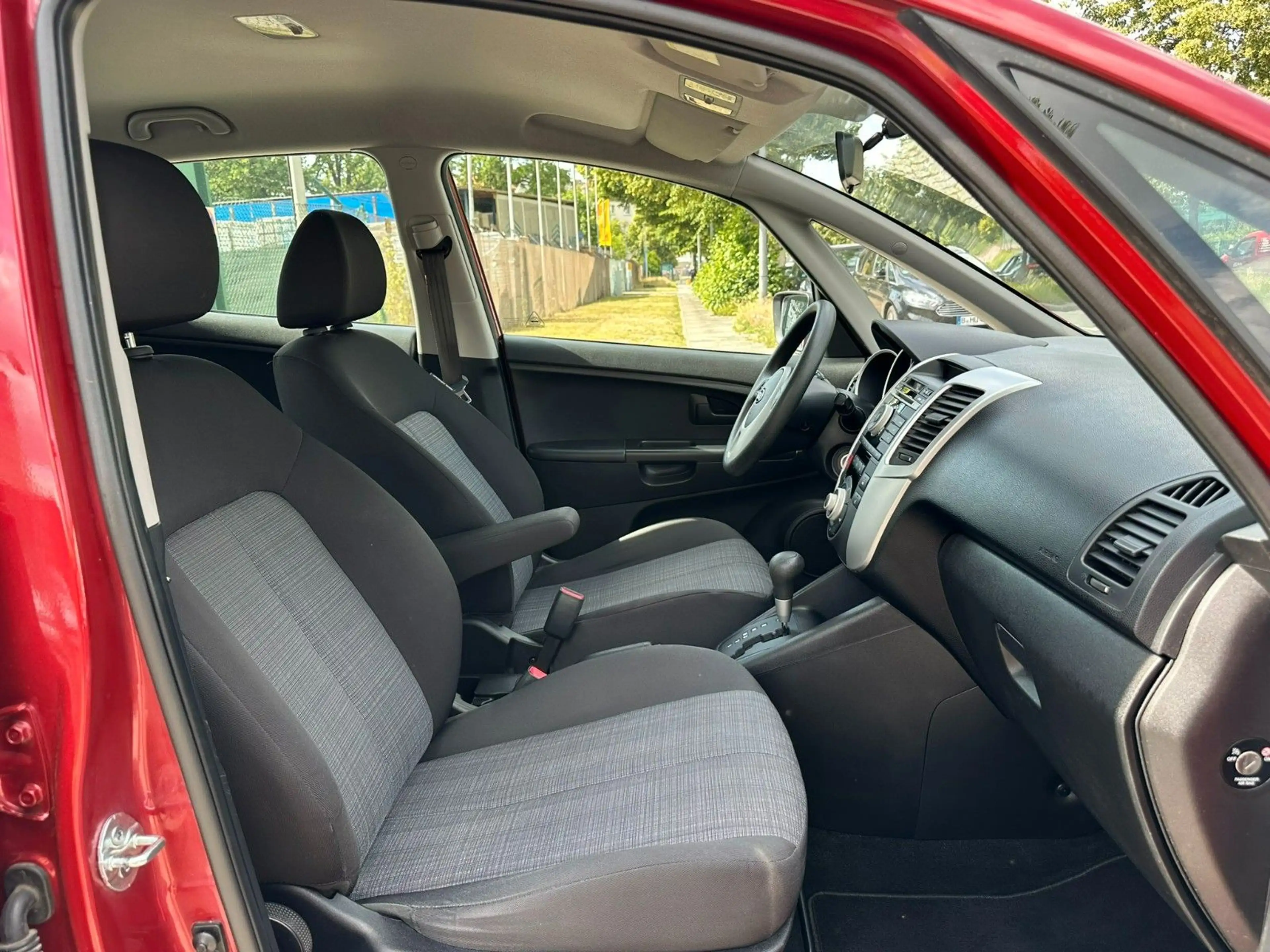 Kia Venga Vision Automatik — photo 9