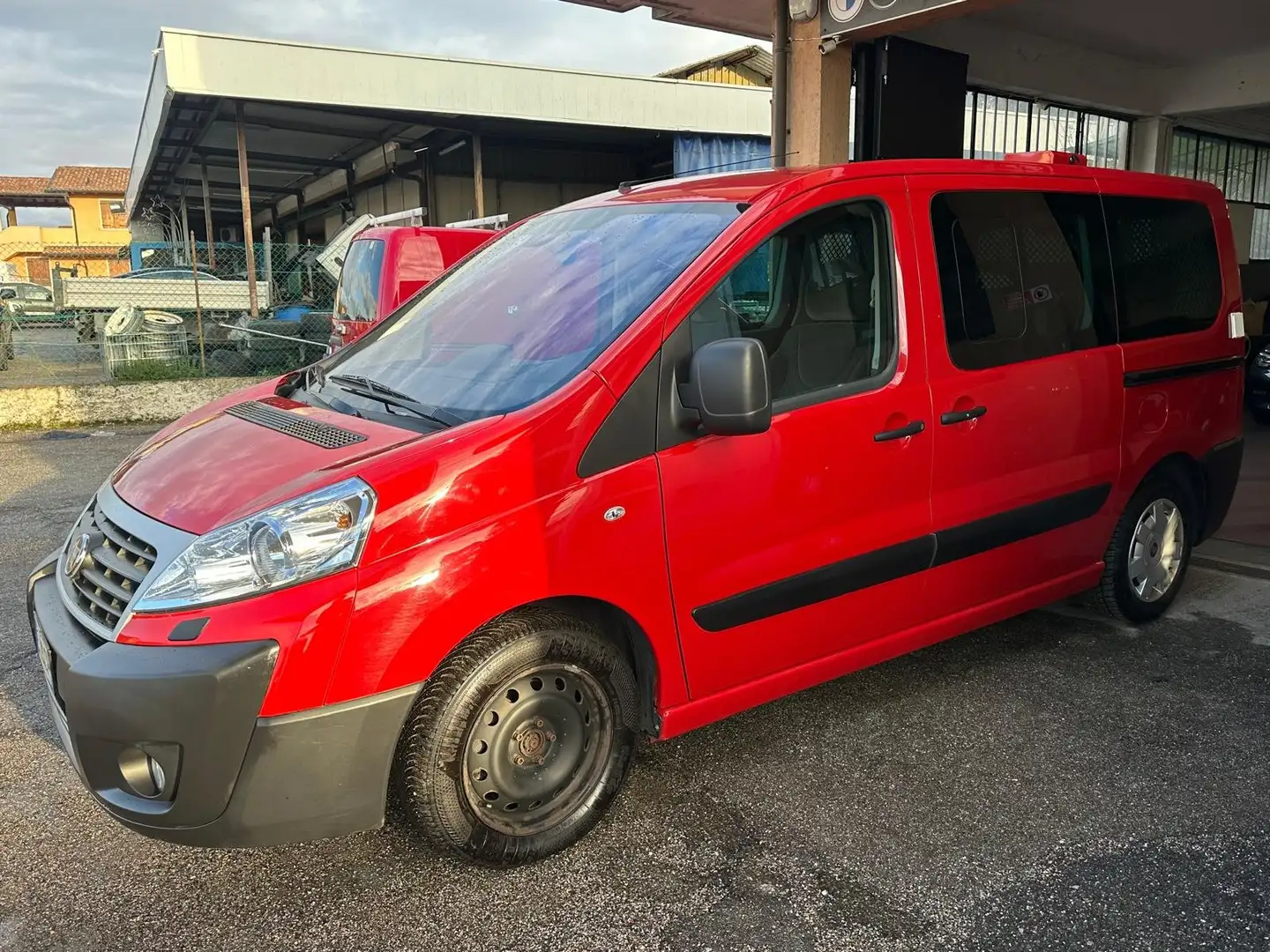Fiat Scudo 2.0 Mjt-130 cv panorama executive 4 posti Rouge - 2