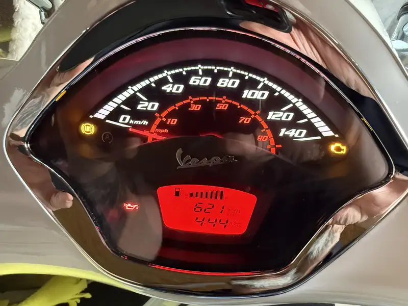 Vespa GTS Super Sport 125 - foto 5