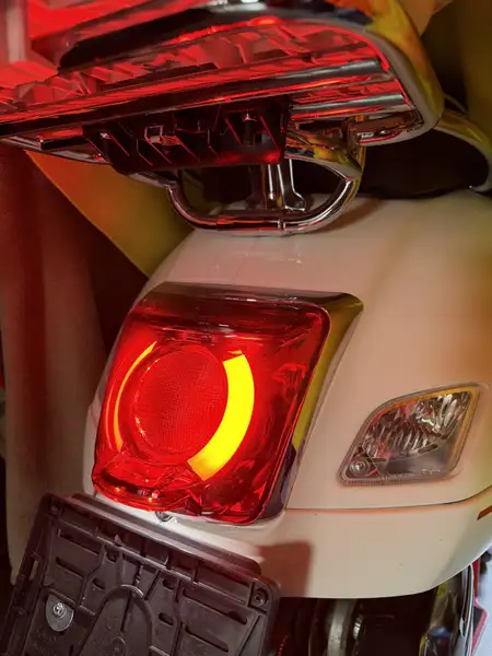 Vespa GTS Super Sport 125 - foto 4