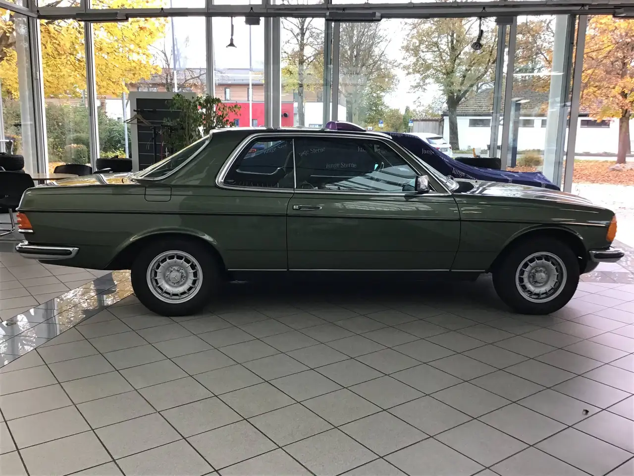 Mercedes-Benz 230 CE Coupe / C123 / Oldtimer / H-Kennzeichen / Wertgutachten 15T€ / Schiebedach elektrisch, foto 10