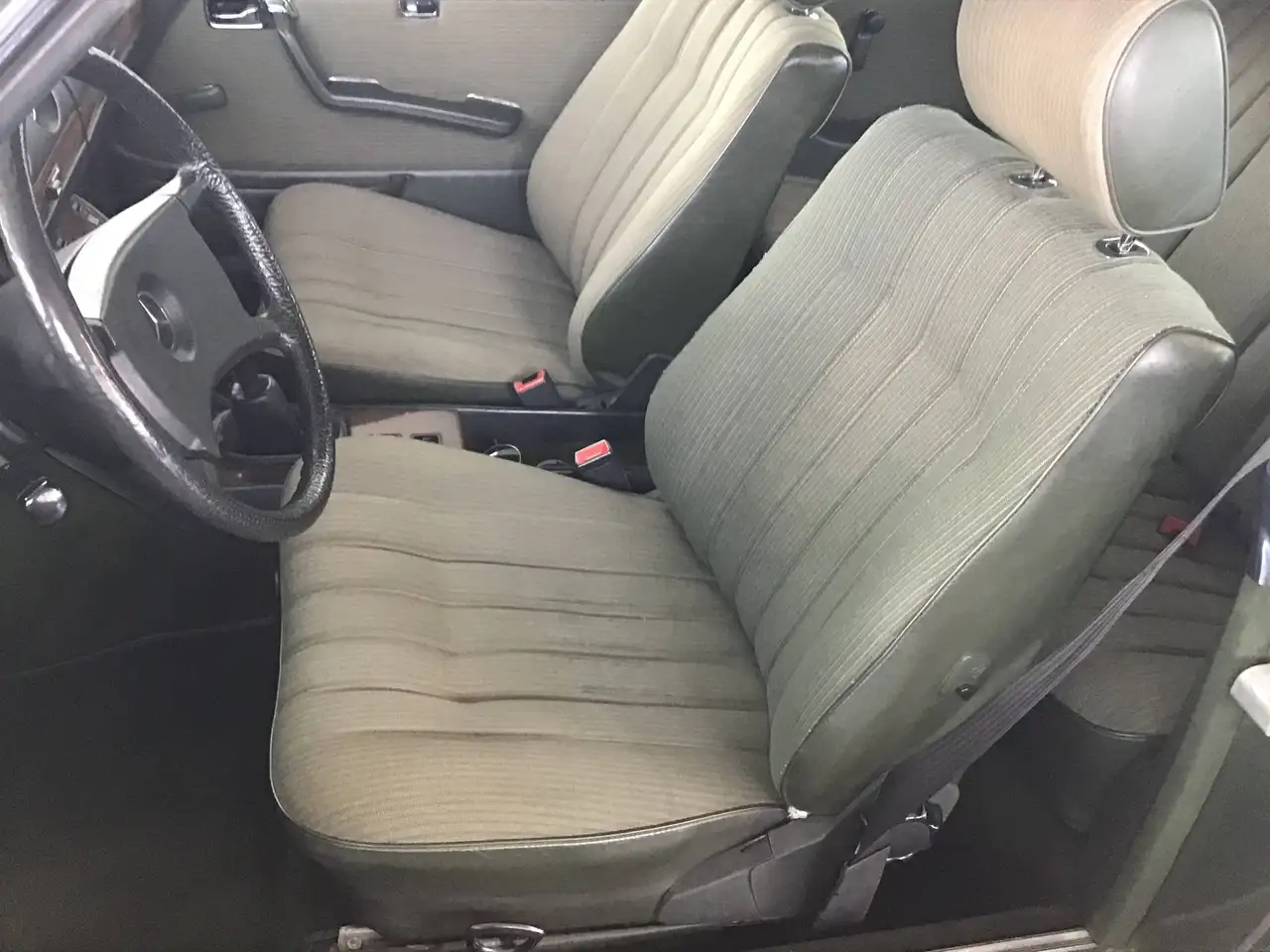 Mercedes-Benz 230 CE Coupe / C123 / Oldtimer / H-Kennzeichen / Wertgutachten 15T€ / Schiebedach elektrisch, foto 12