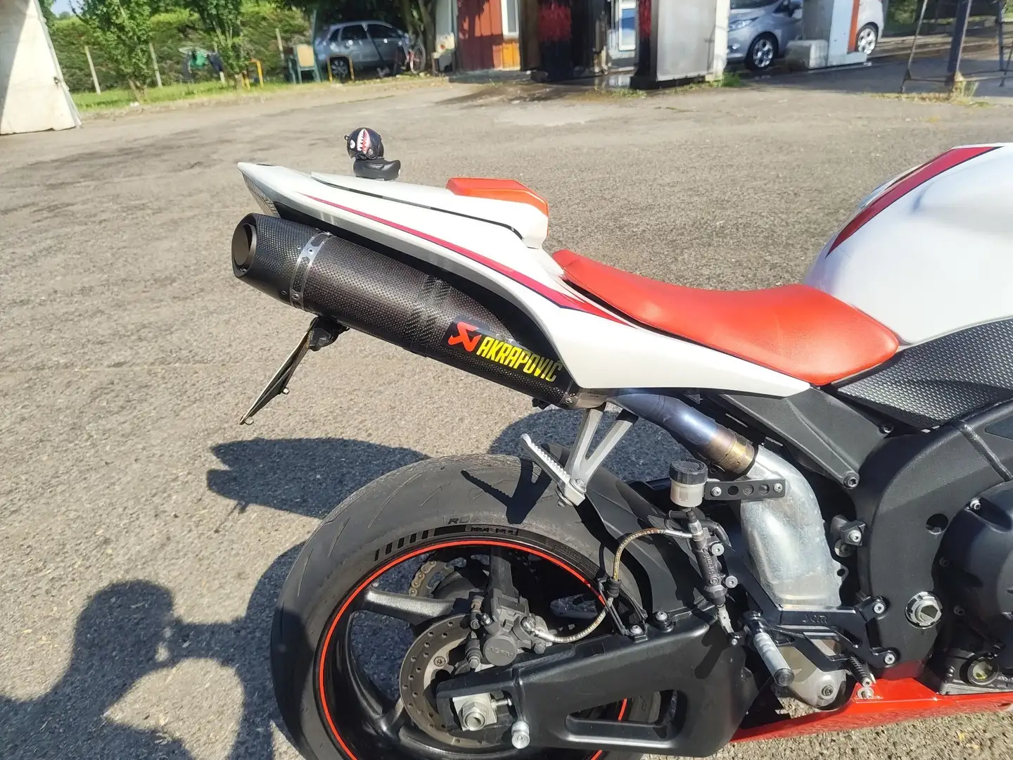 Yamaha YZF-R1 Wit - 2