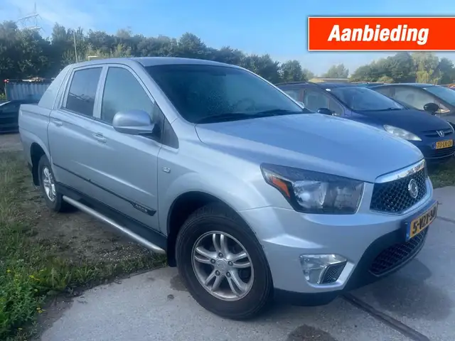 SsangYong Actyon Sports 2.0D Sapphire 4WD AUT LEER MOTOR KAPOT