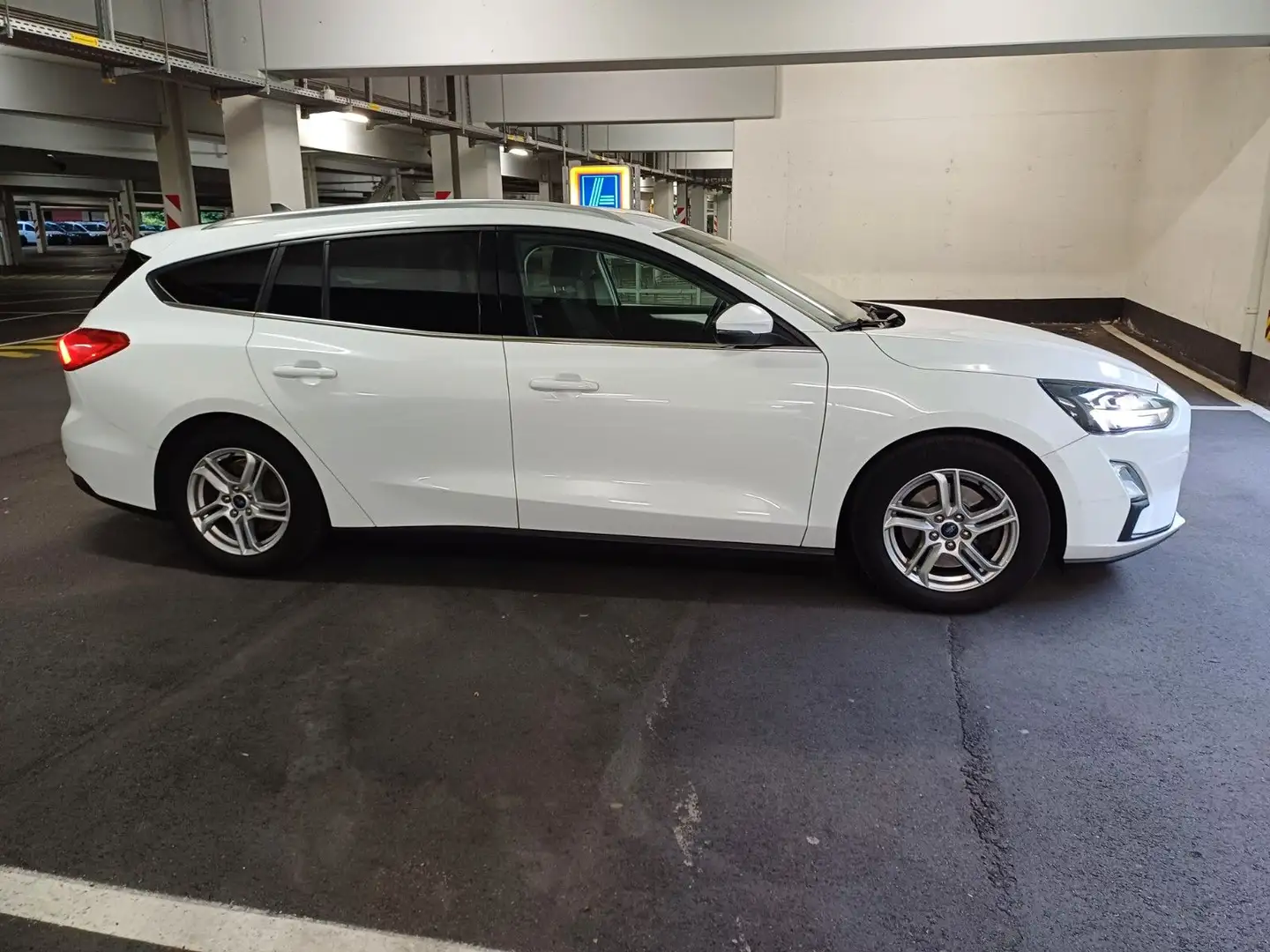 Ford Focus Turnier Cool & Connect Kamera*LED*NAVI*AHK Blanc - 2