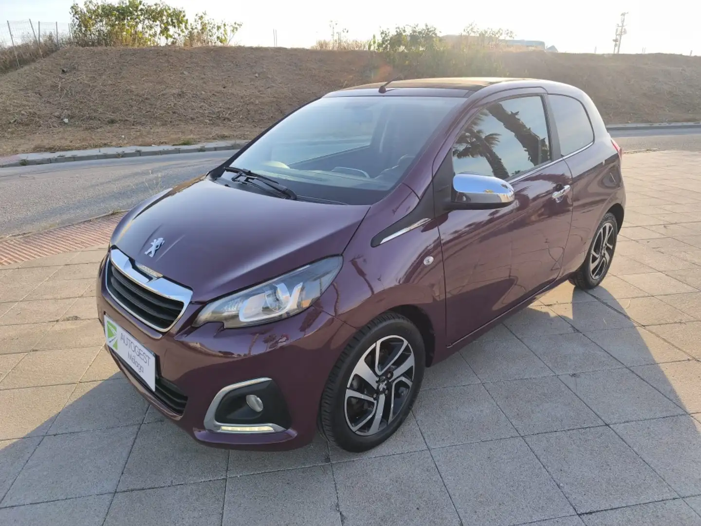 Peugeot 108 Top! 1.0 VTi Allure ETG5 Burdeos - 2