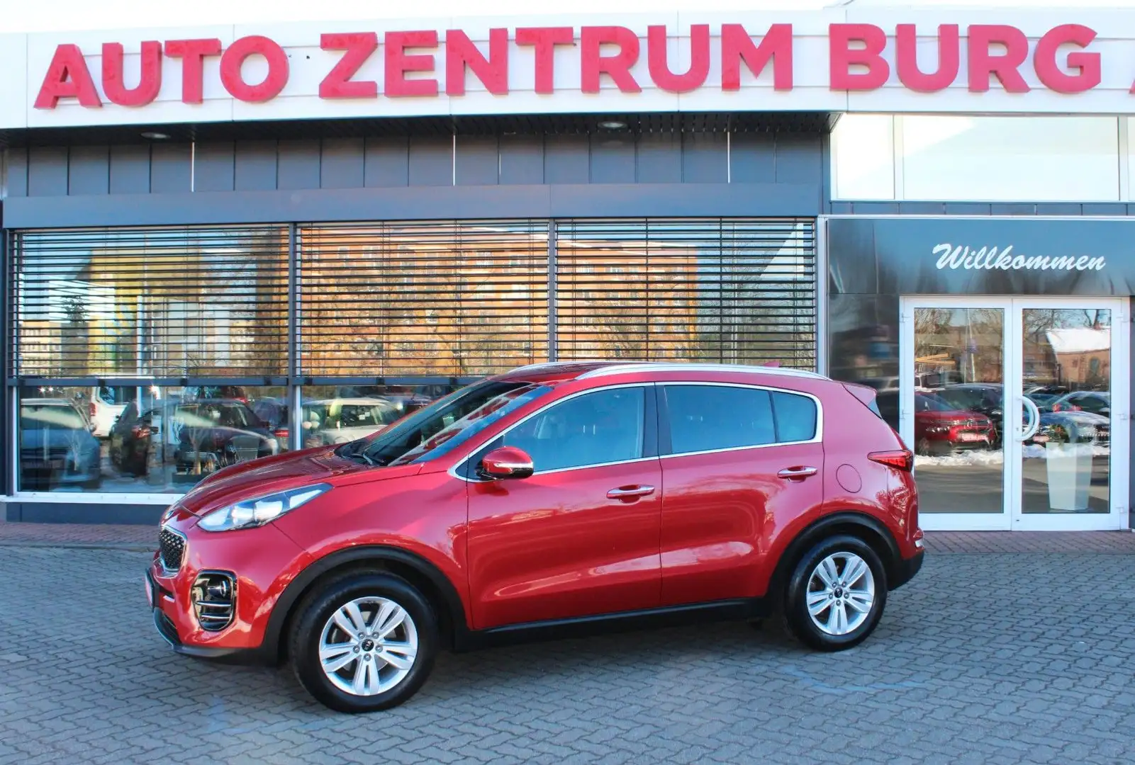 Kia Sportage Dream Team 2WD Navi Kamera PDC AHK Rouge - 1