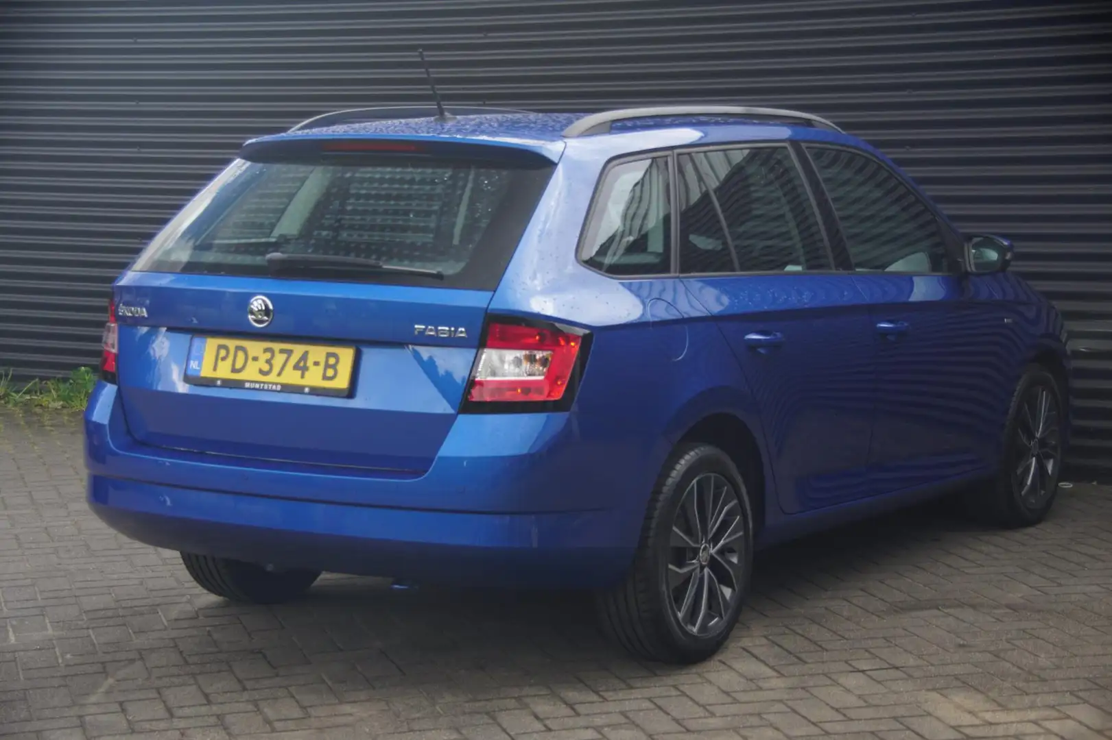 Skoda Fabia Combi 1.2 TSI Drive | Navi | Cruise | PDC | Blauw - 2