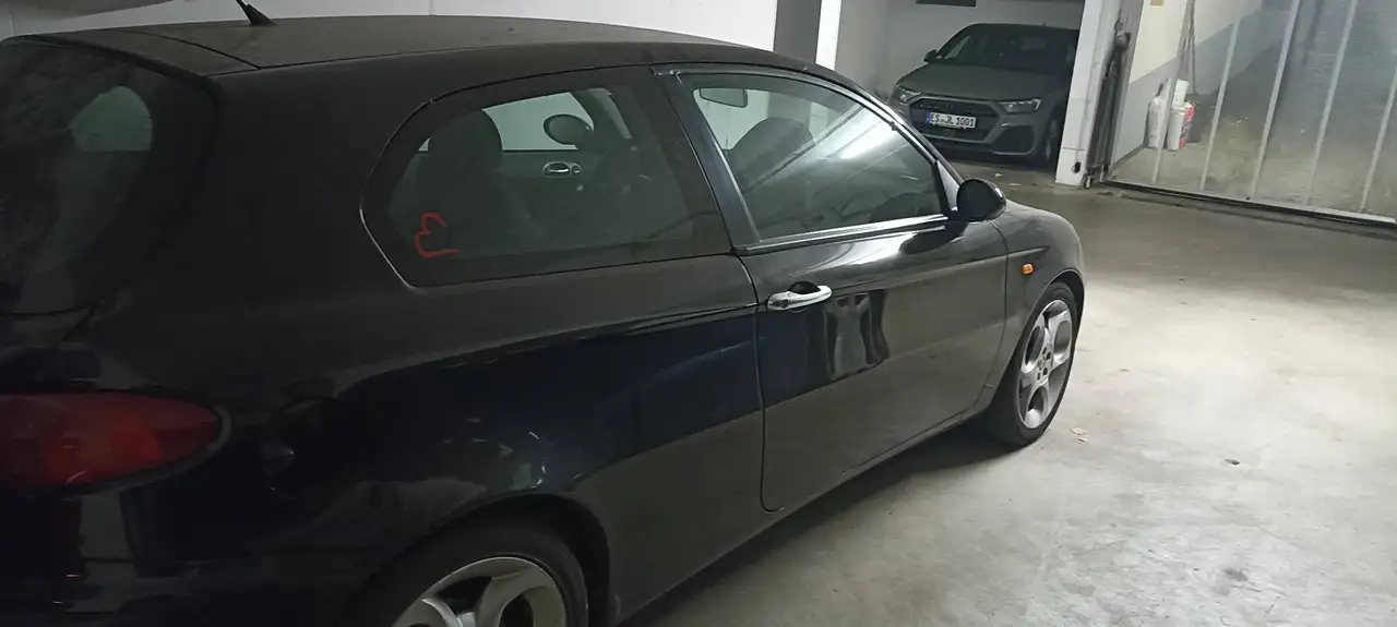 Alfa Romeo 147 2.0 Twin Spark Distinctive, foto 2