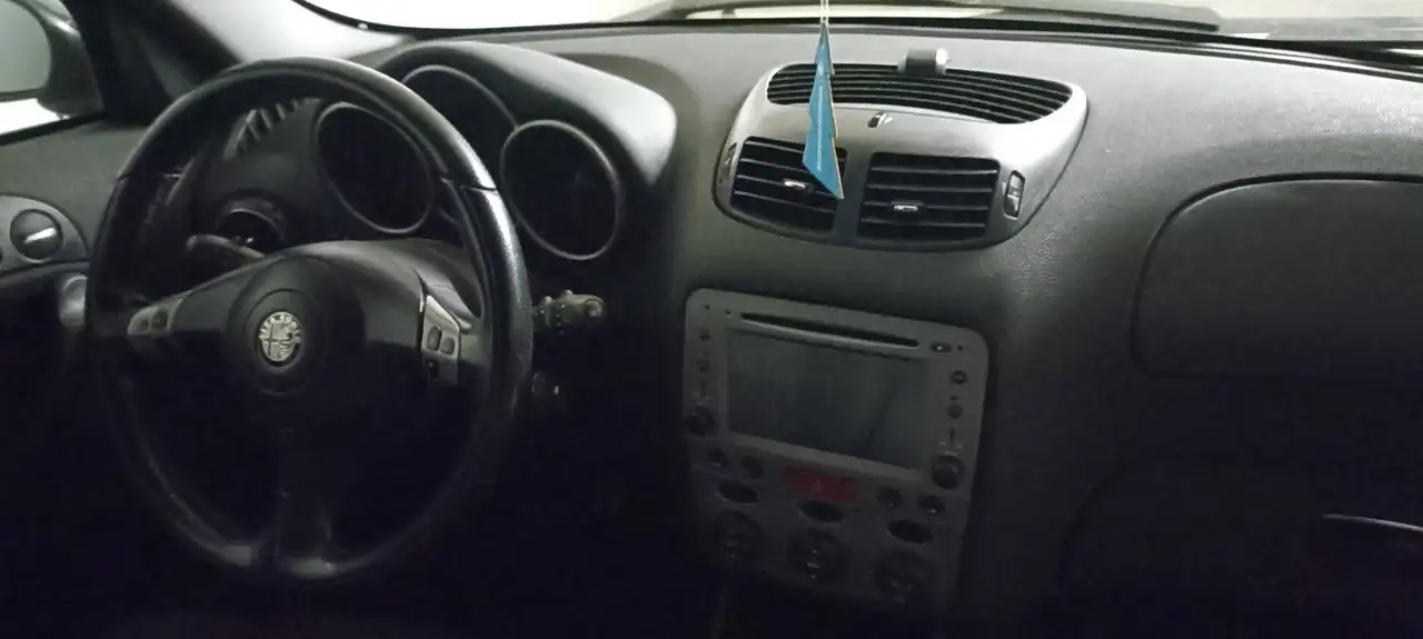 Alfa Romeo 147 2.0 Twin Spark Distinctive, foto 6