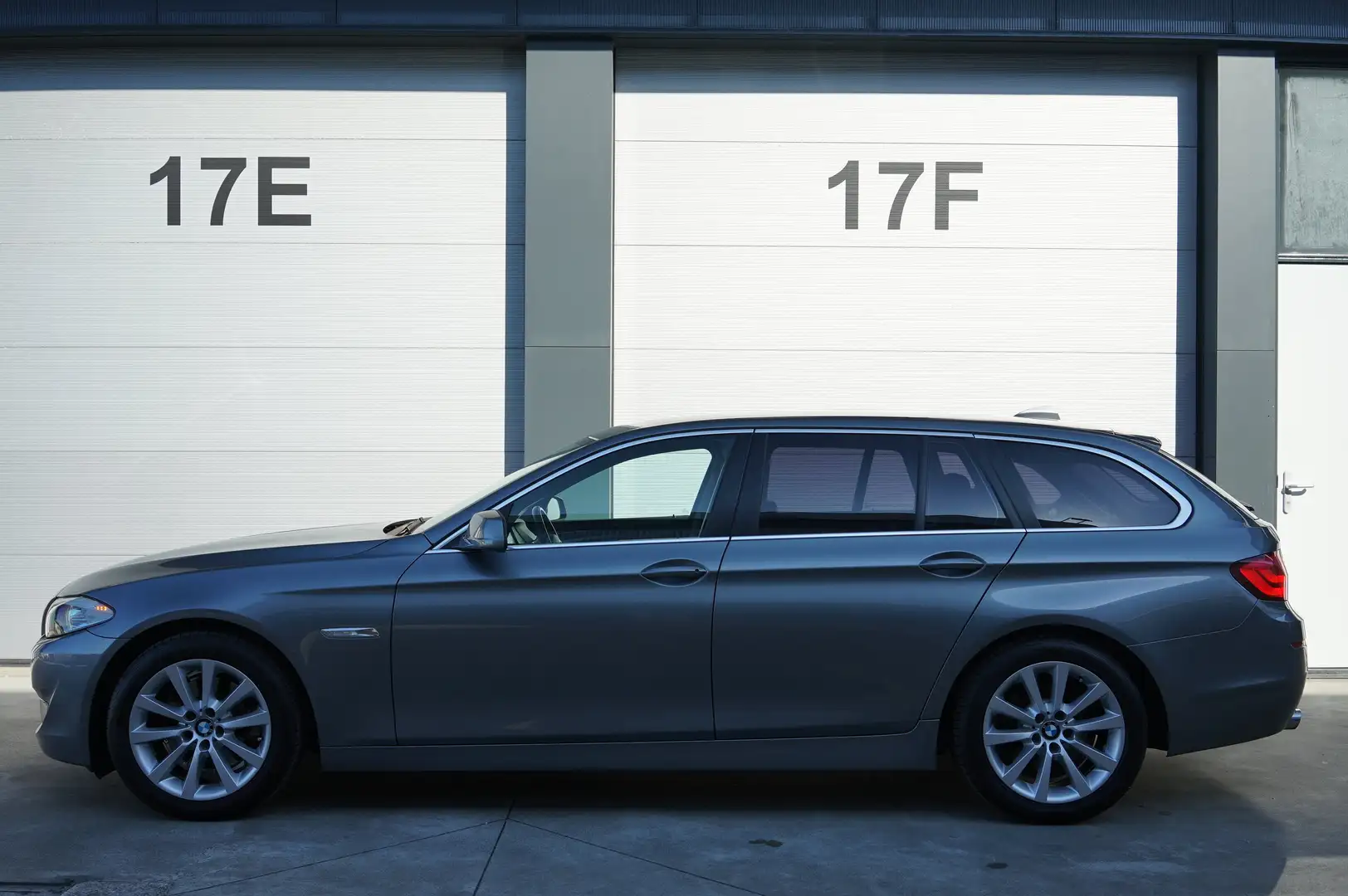 BMW 523 i Touring F11 Let op:71dkm-youngtimer-'10 Gris - 1