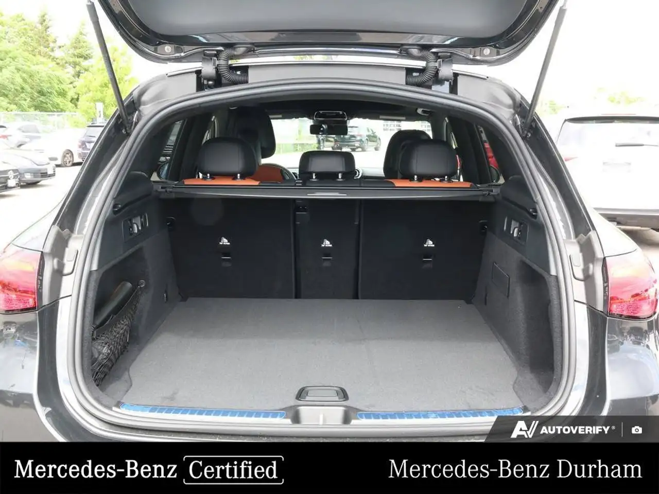 Mercedes-Benz GLC снимка Mercedes-Benz GLC