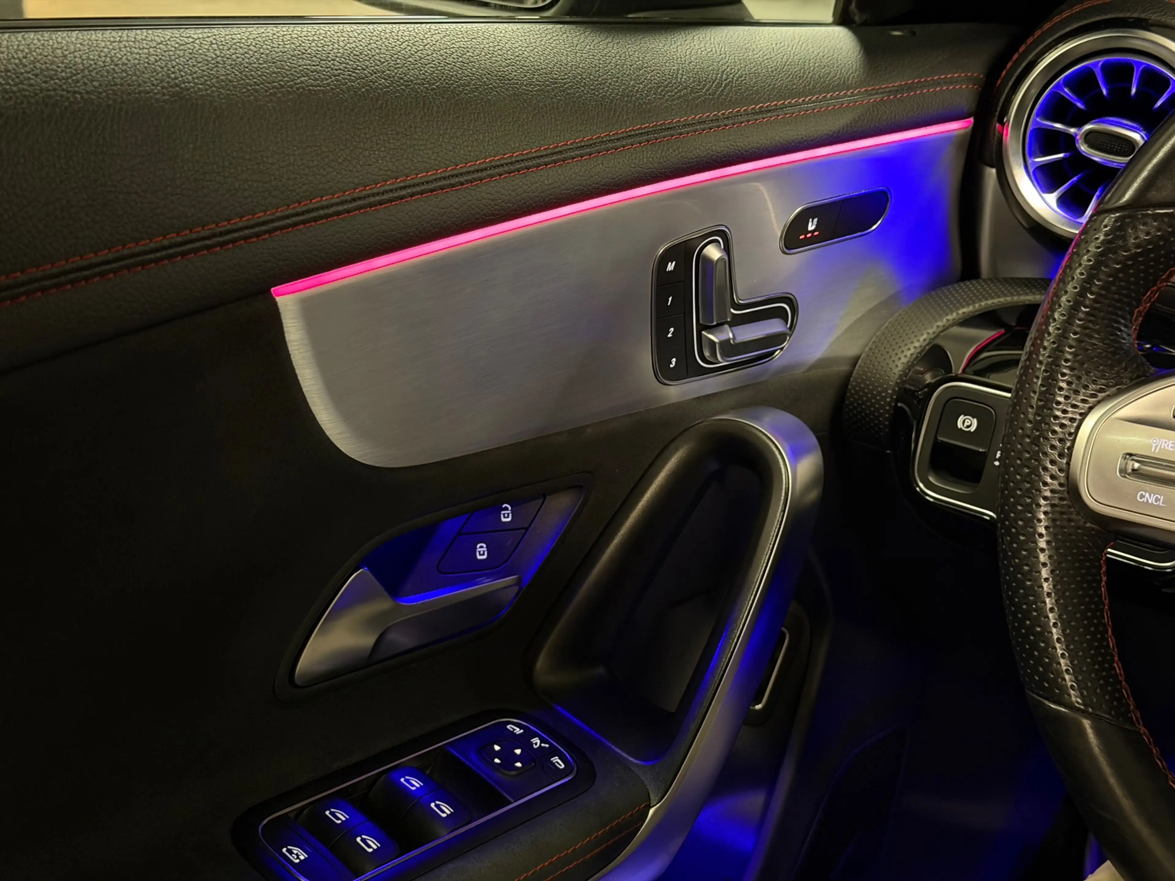 Mercedes-Benz CLA 180 AMG|PANO|SFEER|MEMORY|FULL OPTIONS — photo 17