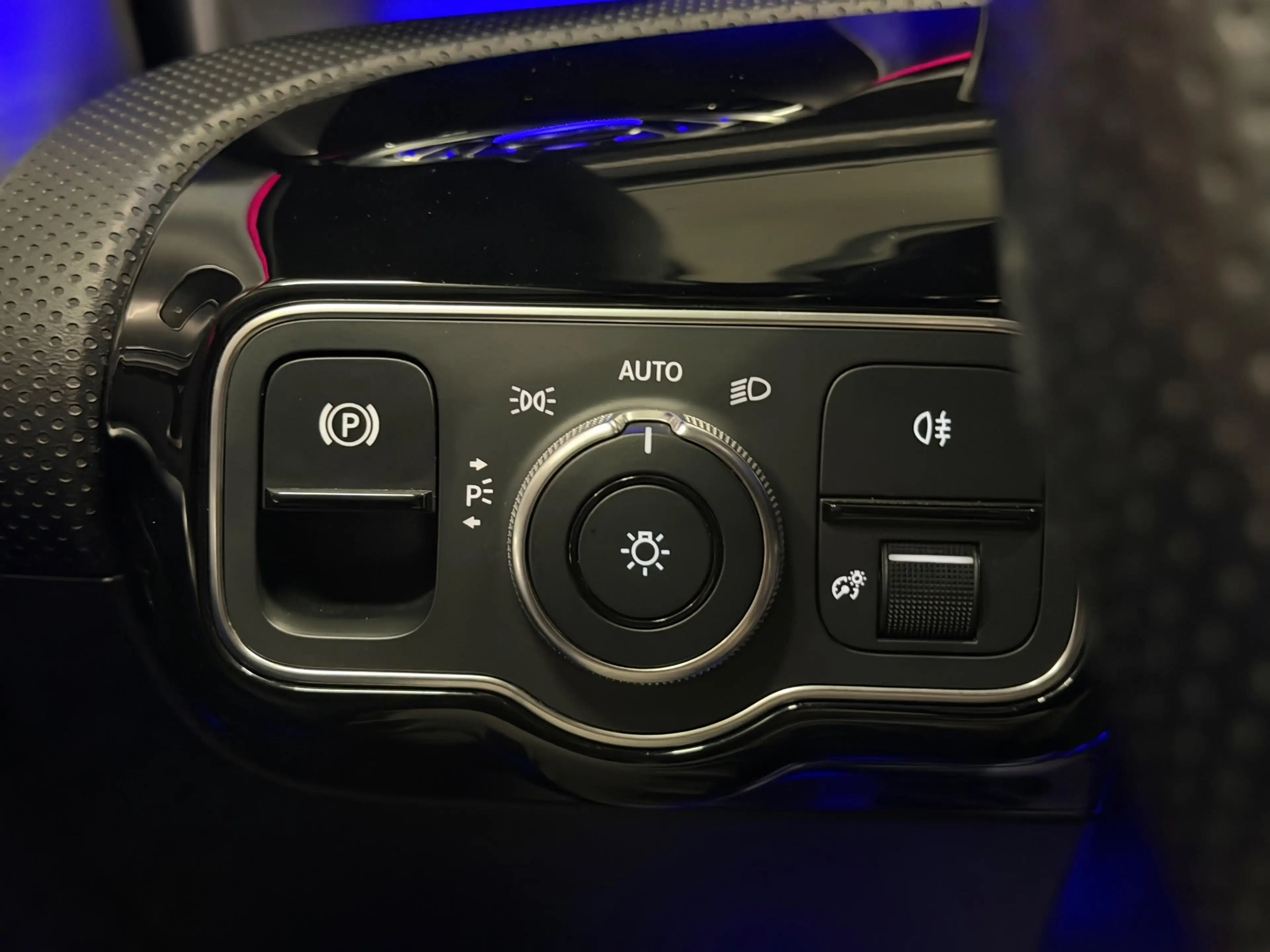 Mercedes-Benz CLA 180 AMG|PANO|SFEER|MEMORY|FULL OPTIONS — photo 21