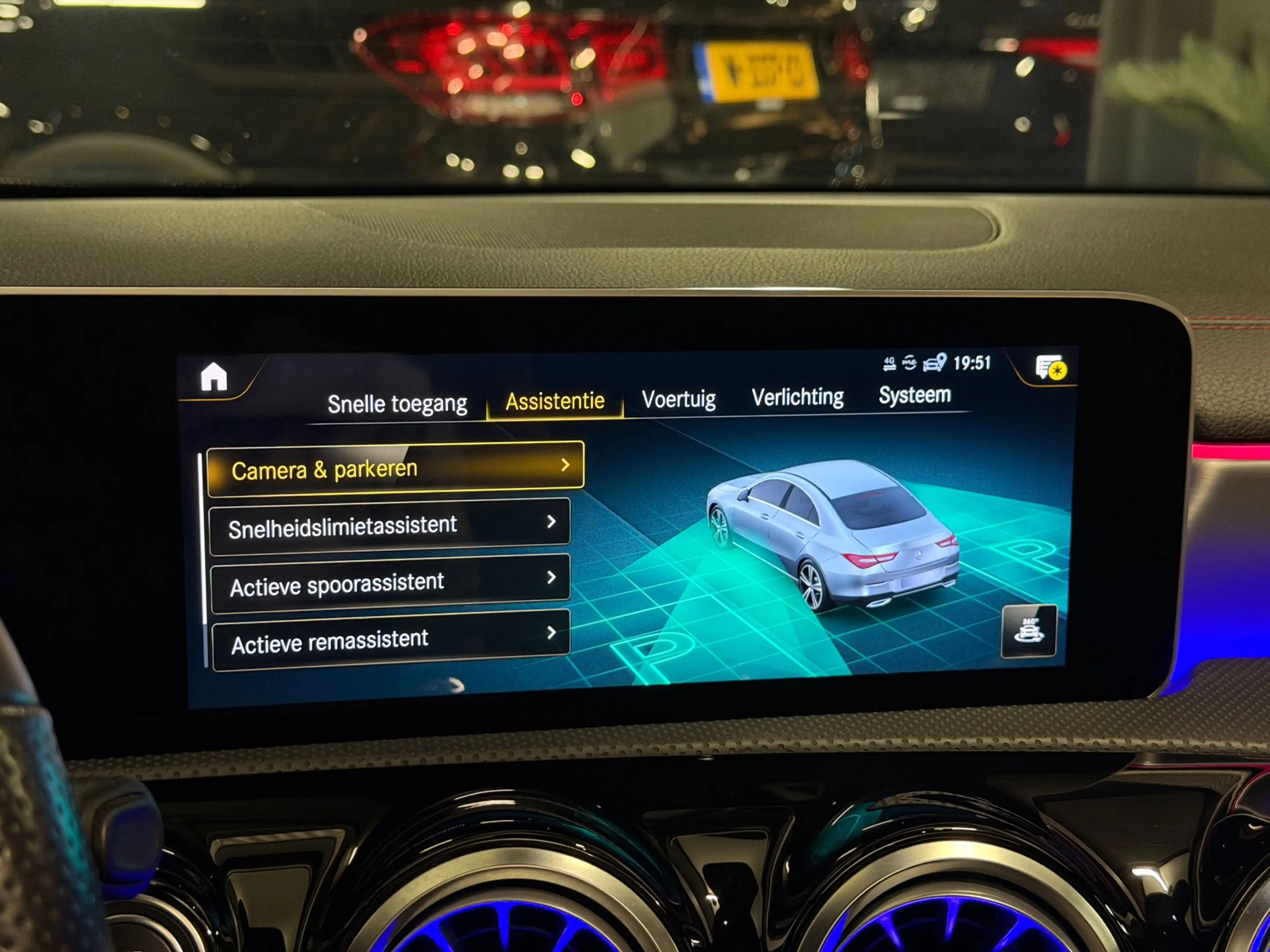 Mercedes-Benz CLA 180 AMG|PANO|SFEER|MEMORY|FULL OPTIONS — photo 24