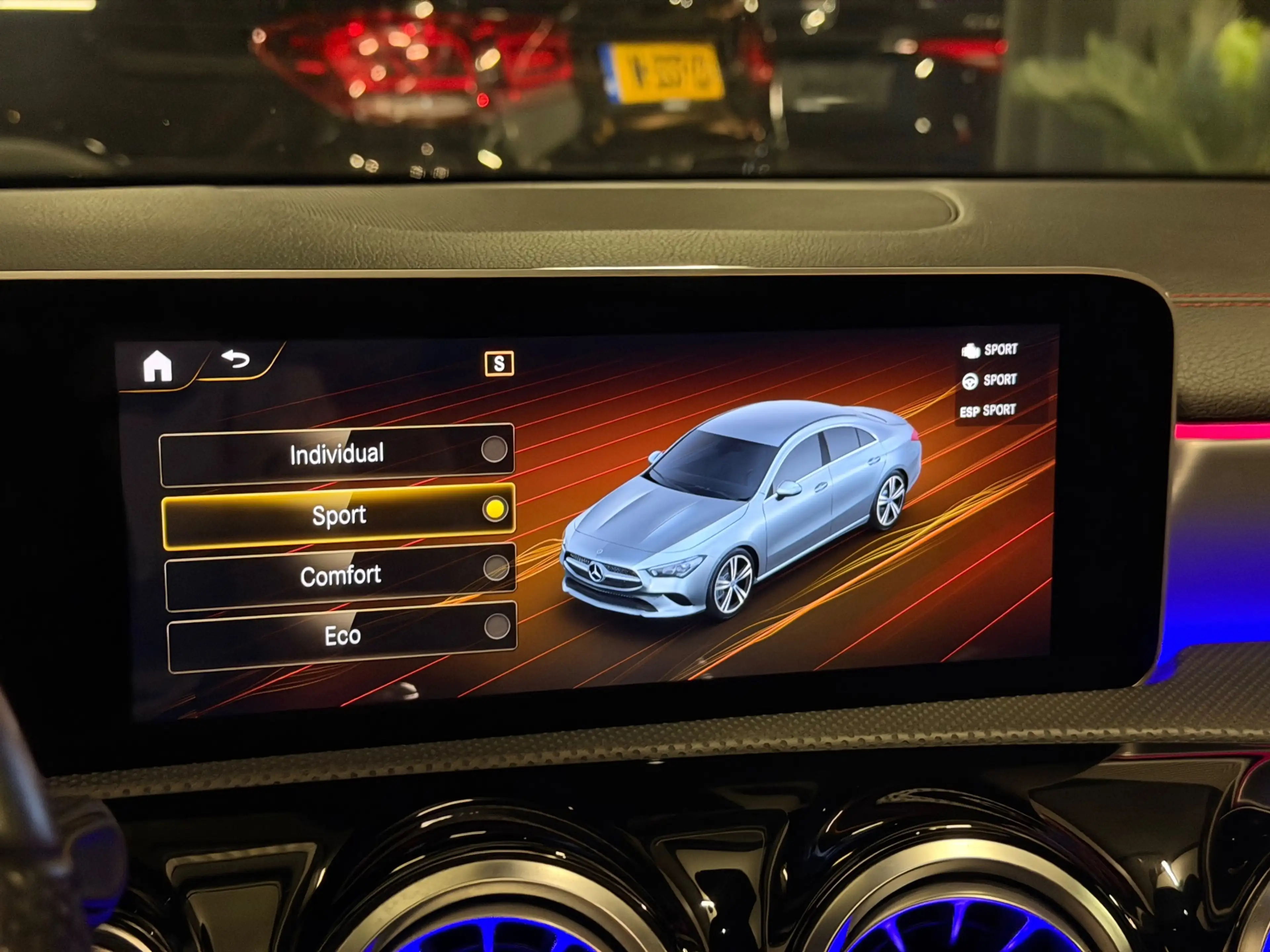 Mercedes-Benz CLA 180 AMG|PANO|SFEER|MEMORY|FULL OPTIONS — photo 23