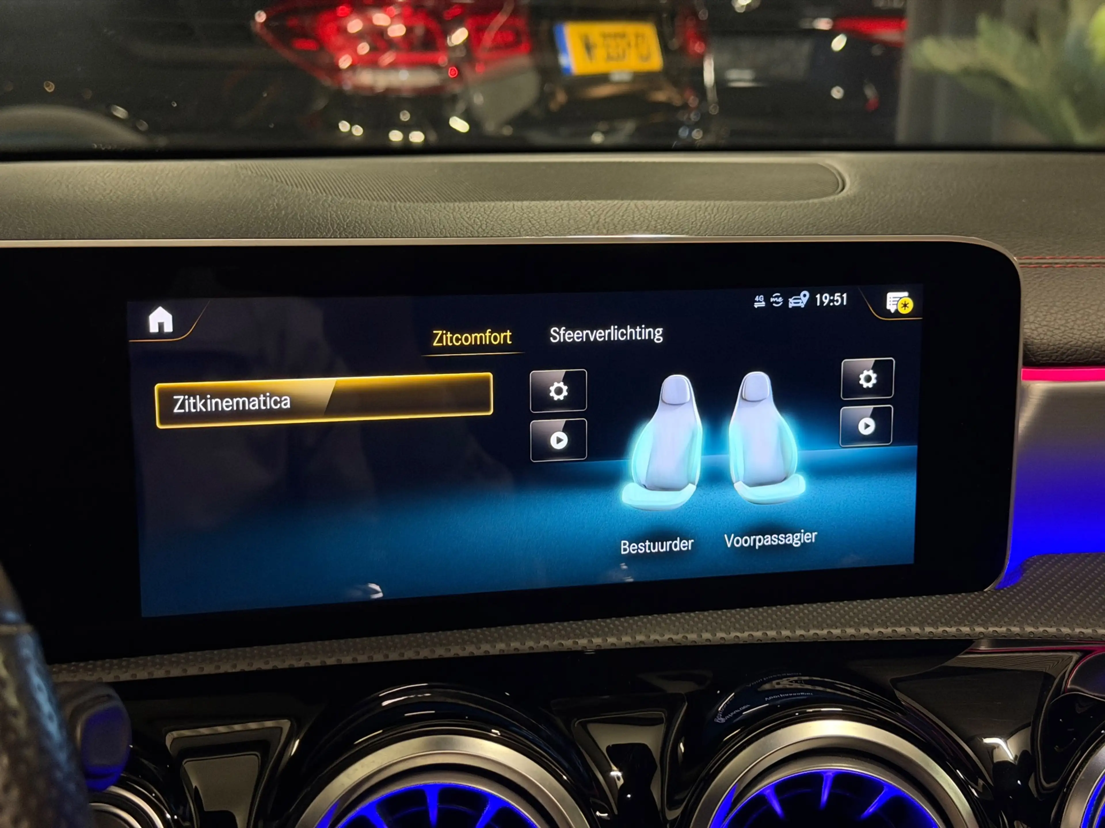 Mercedes-Benz CLA 180 AMG|PANO|SFEER|MEMORY|FULL OPTIONS — photo 27