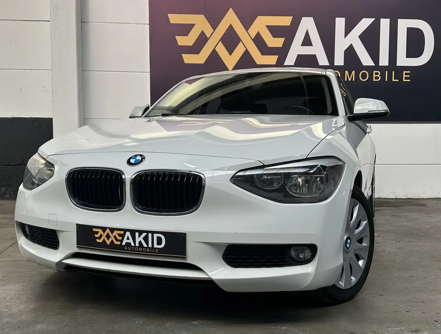 BMW 116 116i Urban Line Wit - 1