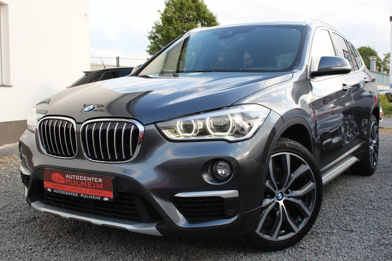 BMW X1 xDrive25d°Navi°Leder°M Sport°Stzhg Grau - 1