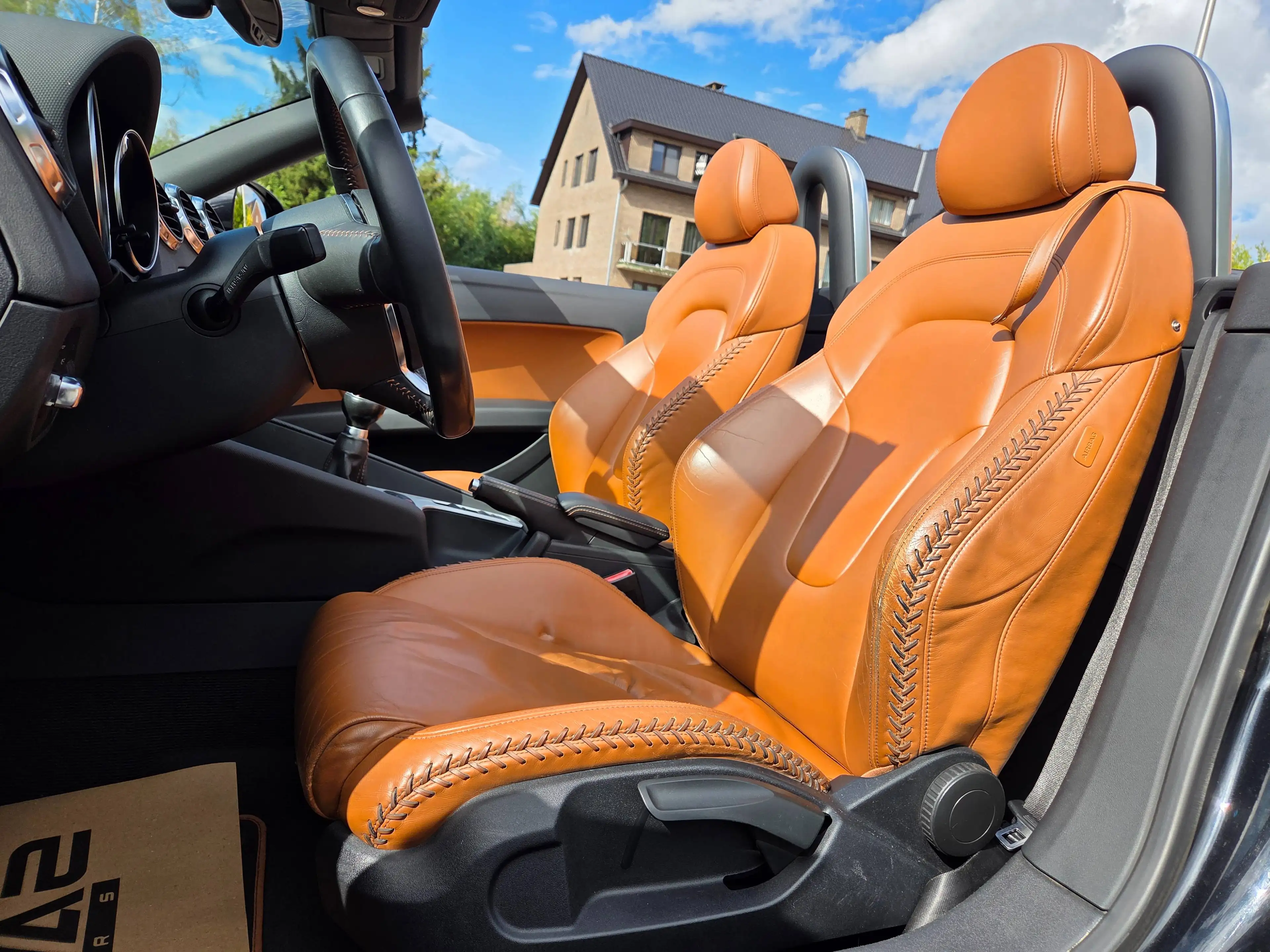 Audi TT TT Roadster 2.0 TFSI — photo 11