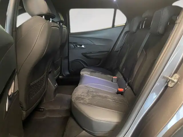 Peugeot 2008 view 8
