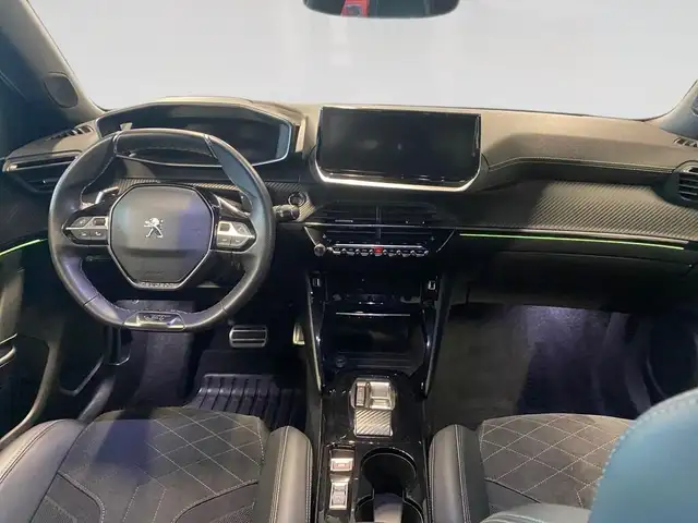 Peugeot 2008 view 6